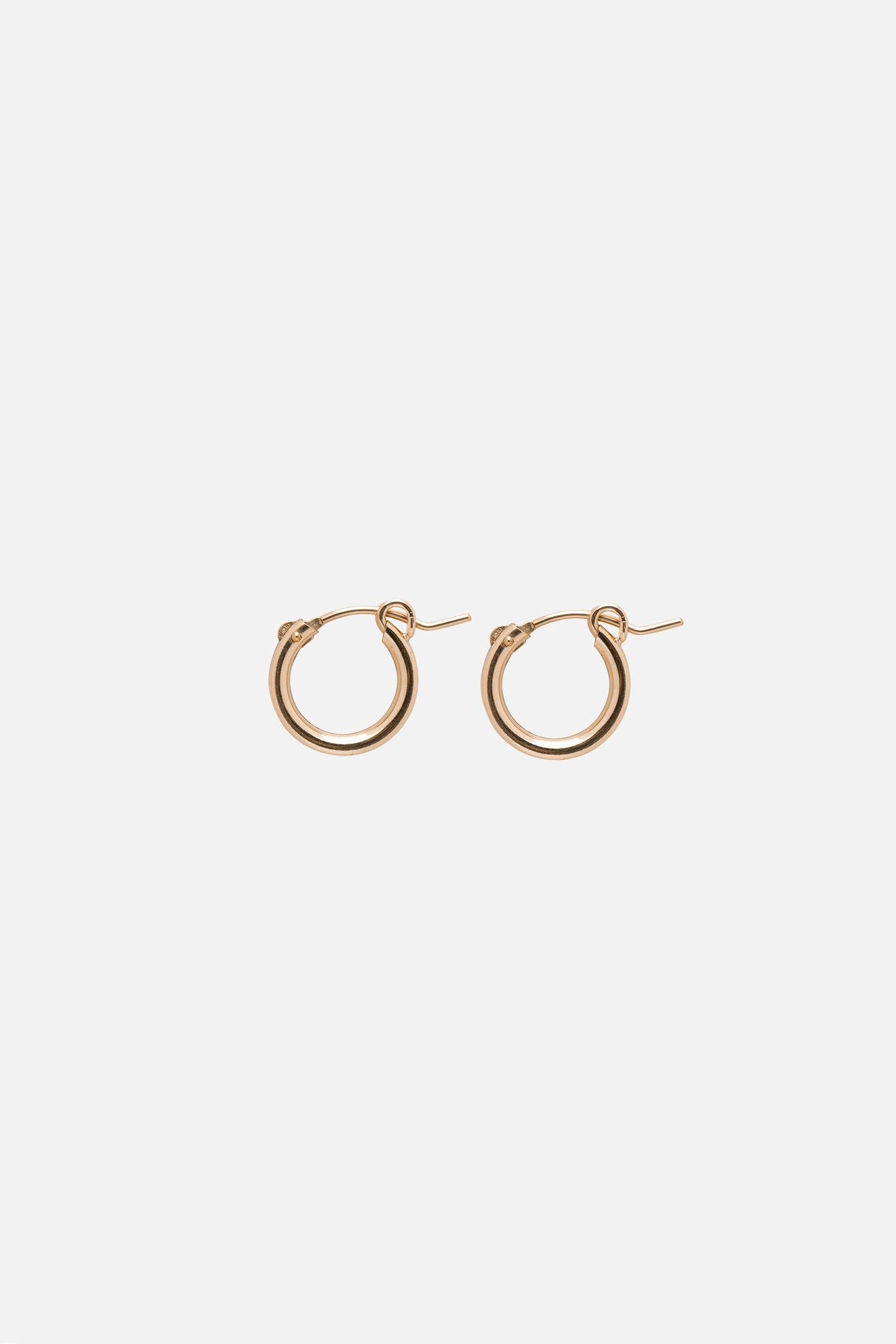Kara Yoo | Anna Huggie Hoops - Gold