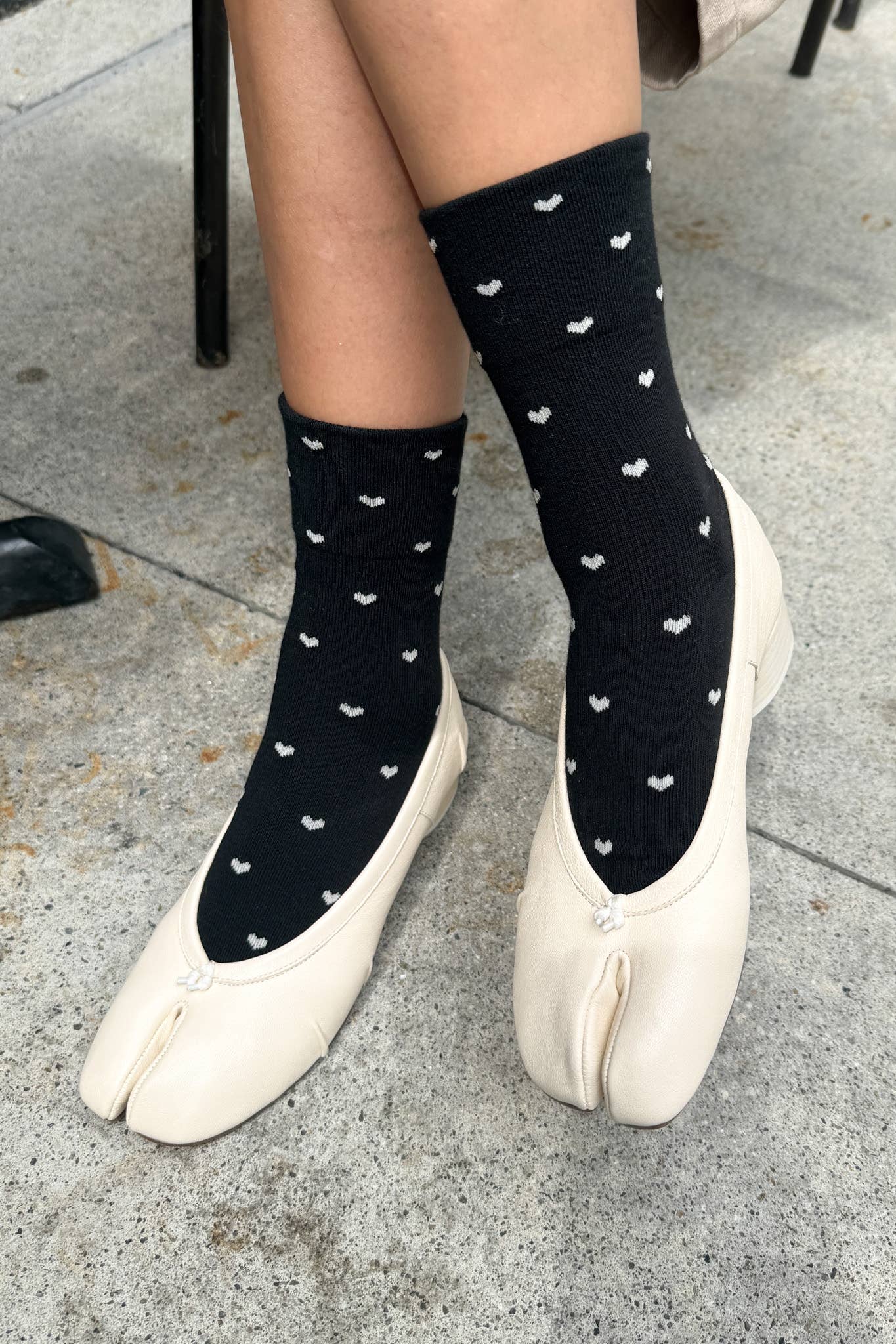 Le Bon Shoppe | Sneaker Socks: Heart - Black / Cream