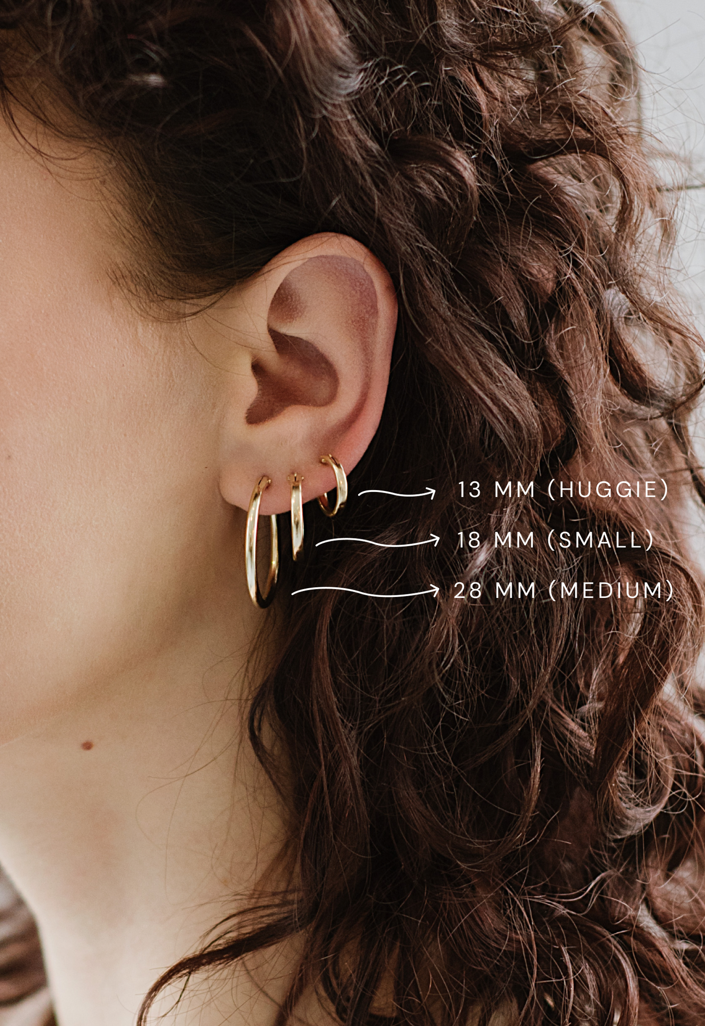 Kara Yoo | Anna Huggie Hoops - Gold