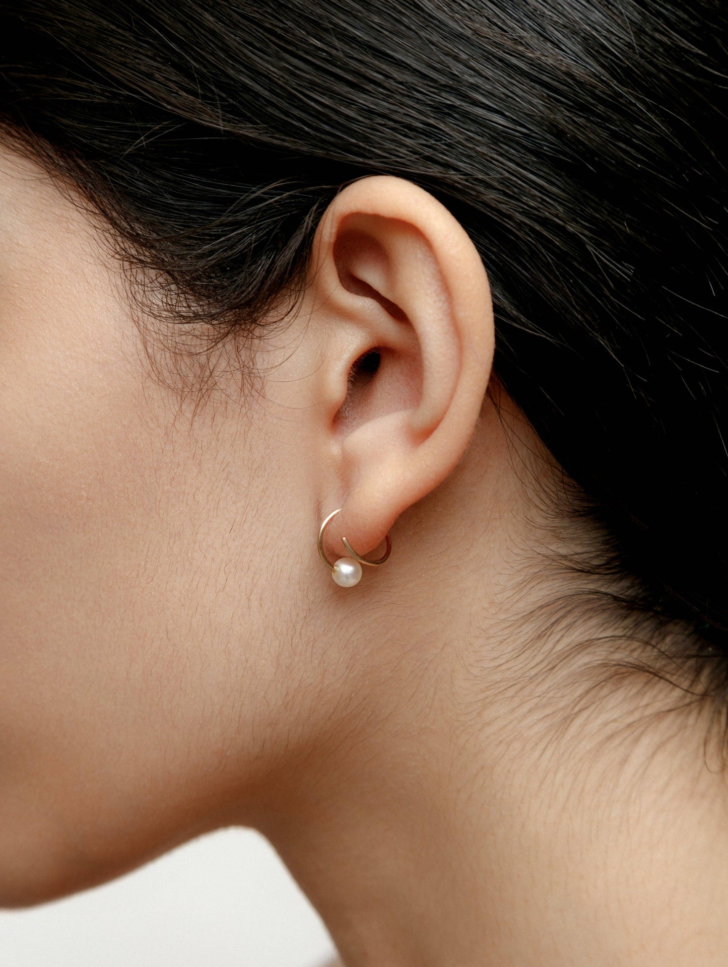 Wolf Circus | White Pearl Swirl Studs in Gold