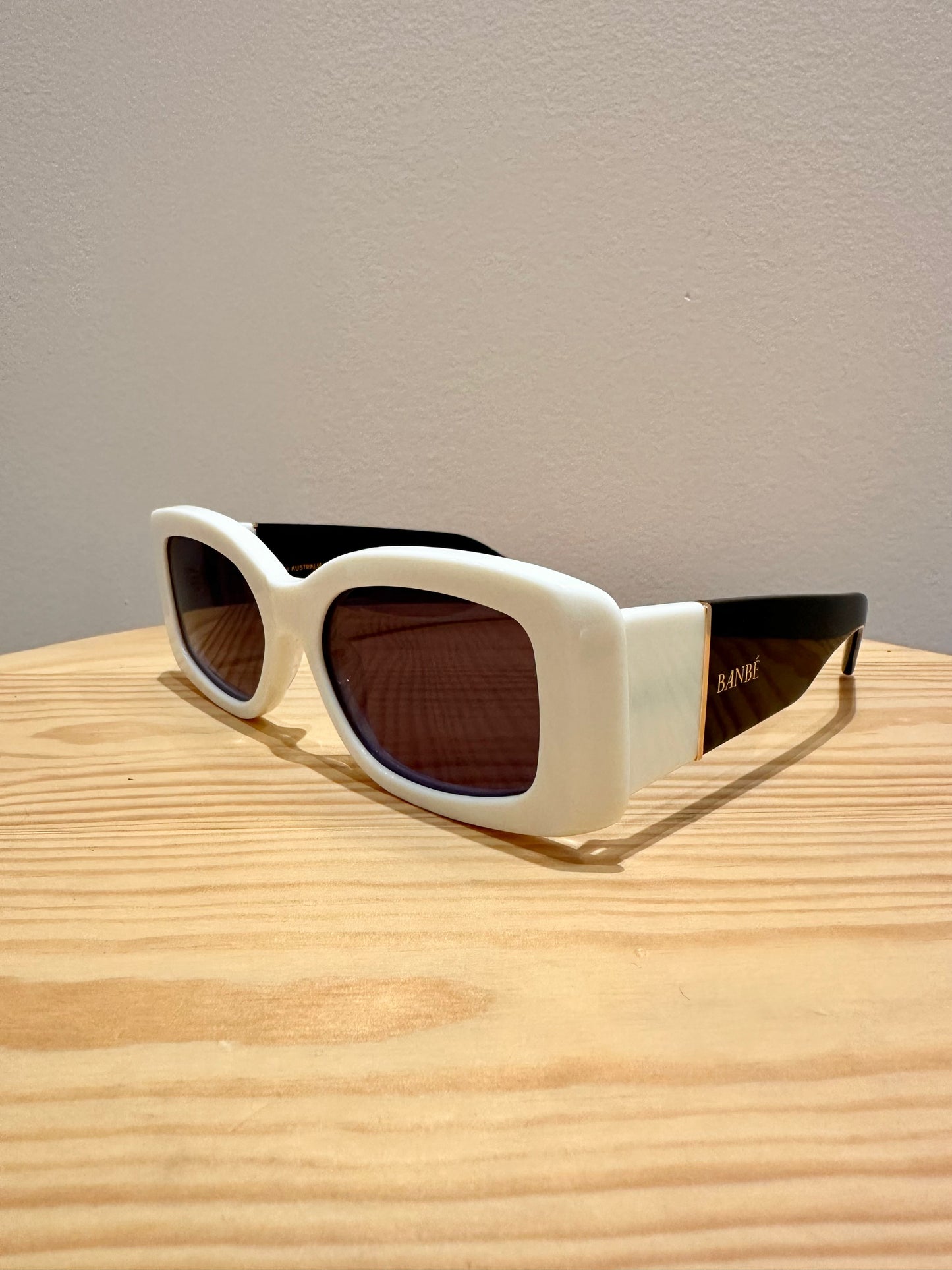 Banbé | Margot Sunglasses - Ivory/Black