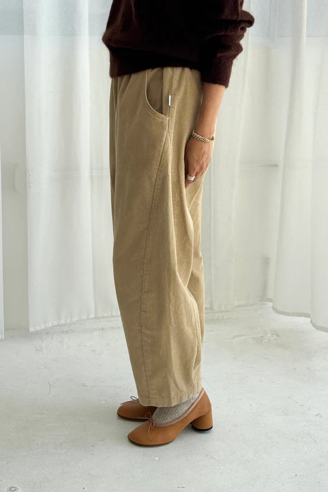PRE-ORDER Le Bon Shoppe | Corduroy Arc Pants - Khaki