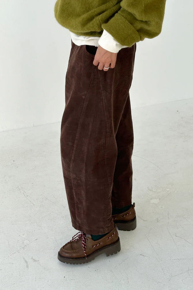 PRE-ORDER Le Bon Shoppe | Corduroy Arc Pants - Chocolate