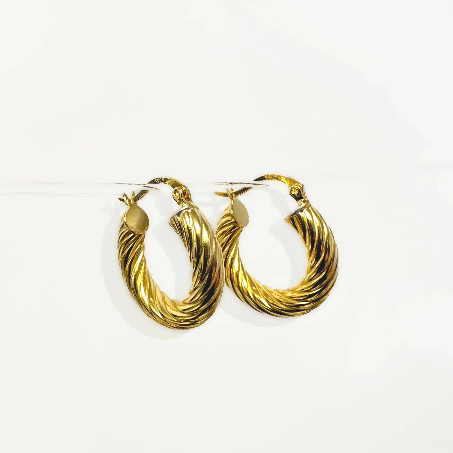 Love Local Jewelry | Nira Hoops 2cm - Gold