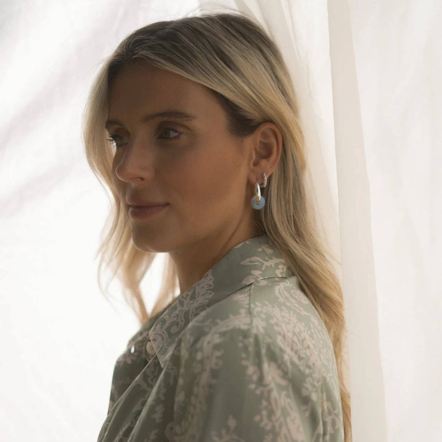 Love Local Jewelry | Brooke Pearl Hoops 1.3cm - Gold
