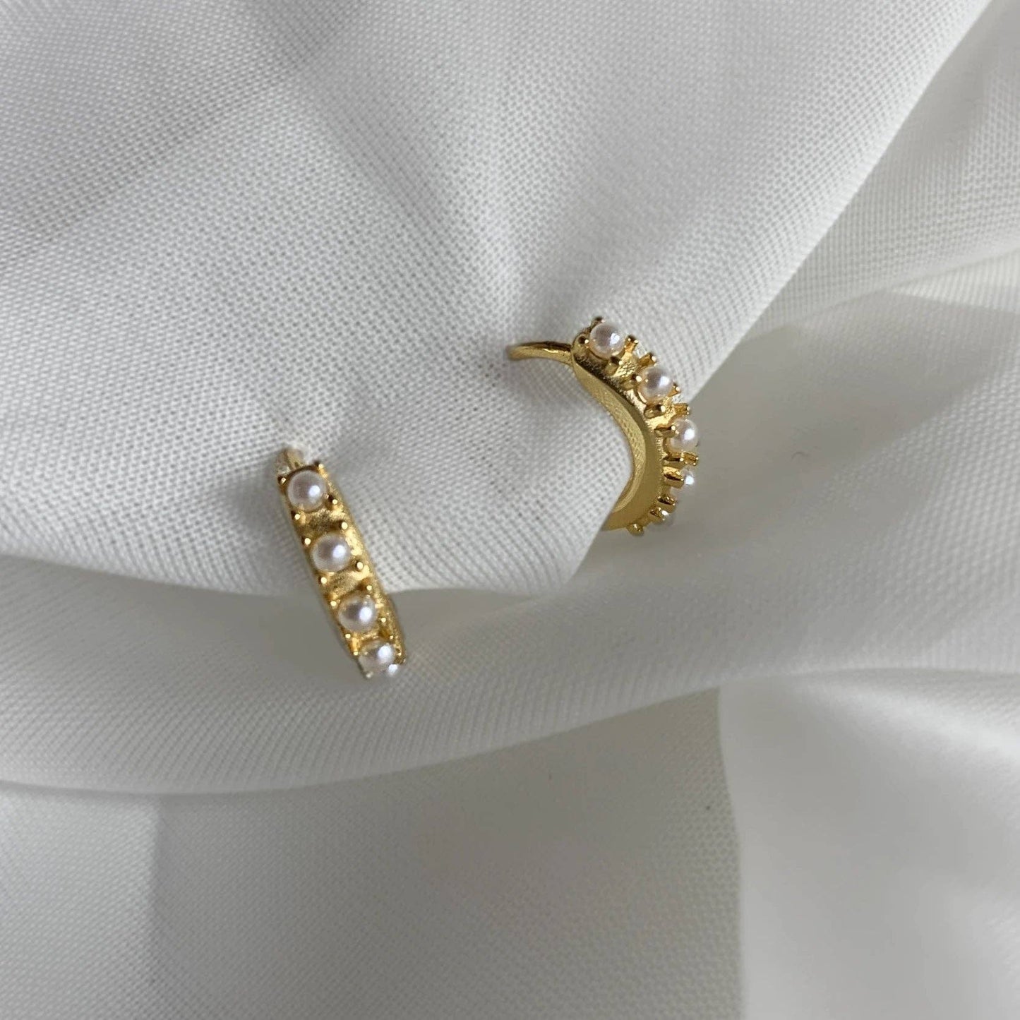 Love Local Jewelry | Brooke Pearl Hoops 1.3cm - Gold