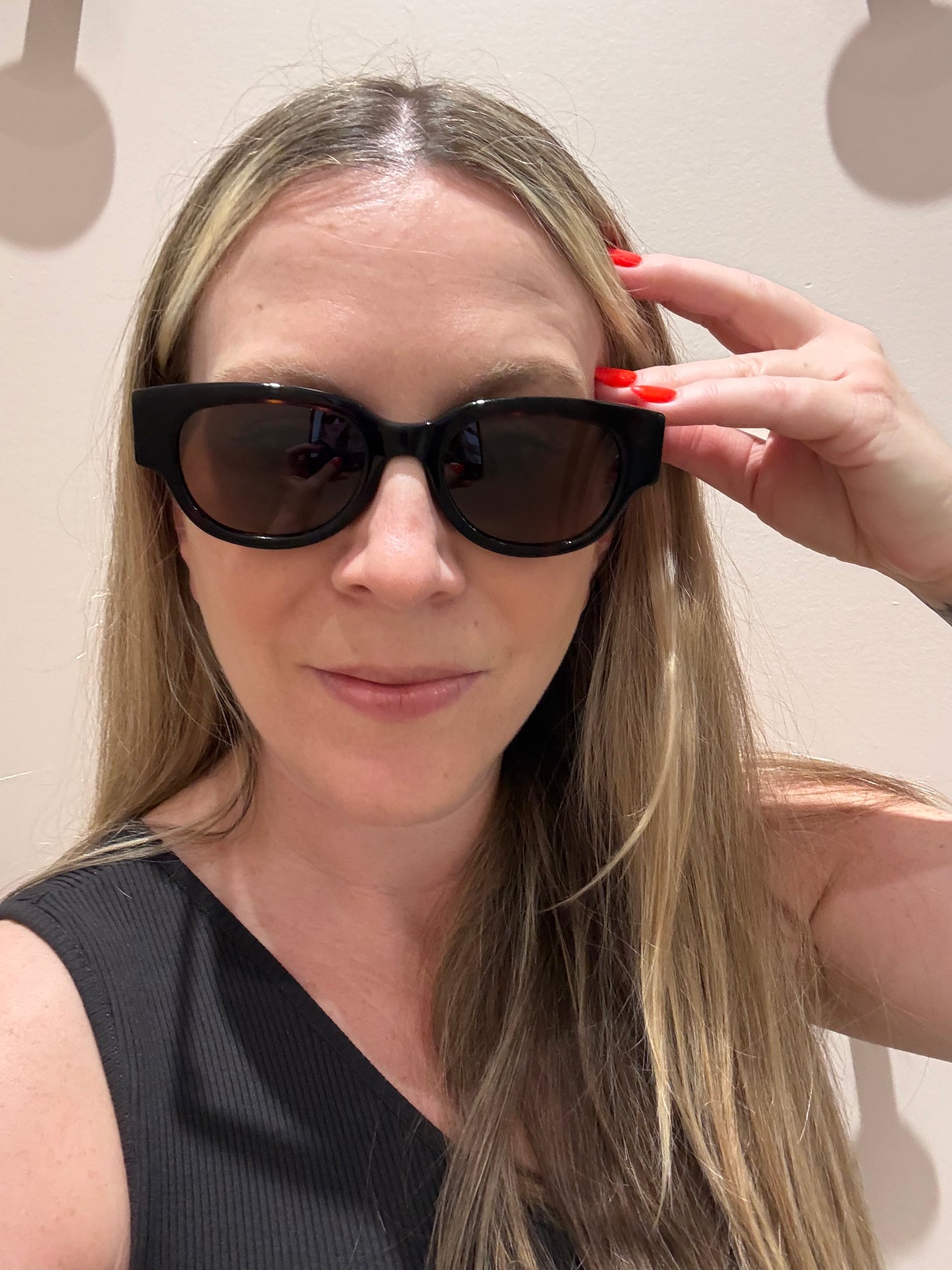 Banbé | The Markle Sunglasses - Dark Havana Tort/Walnut