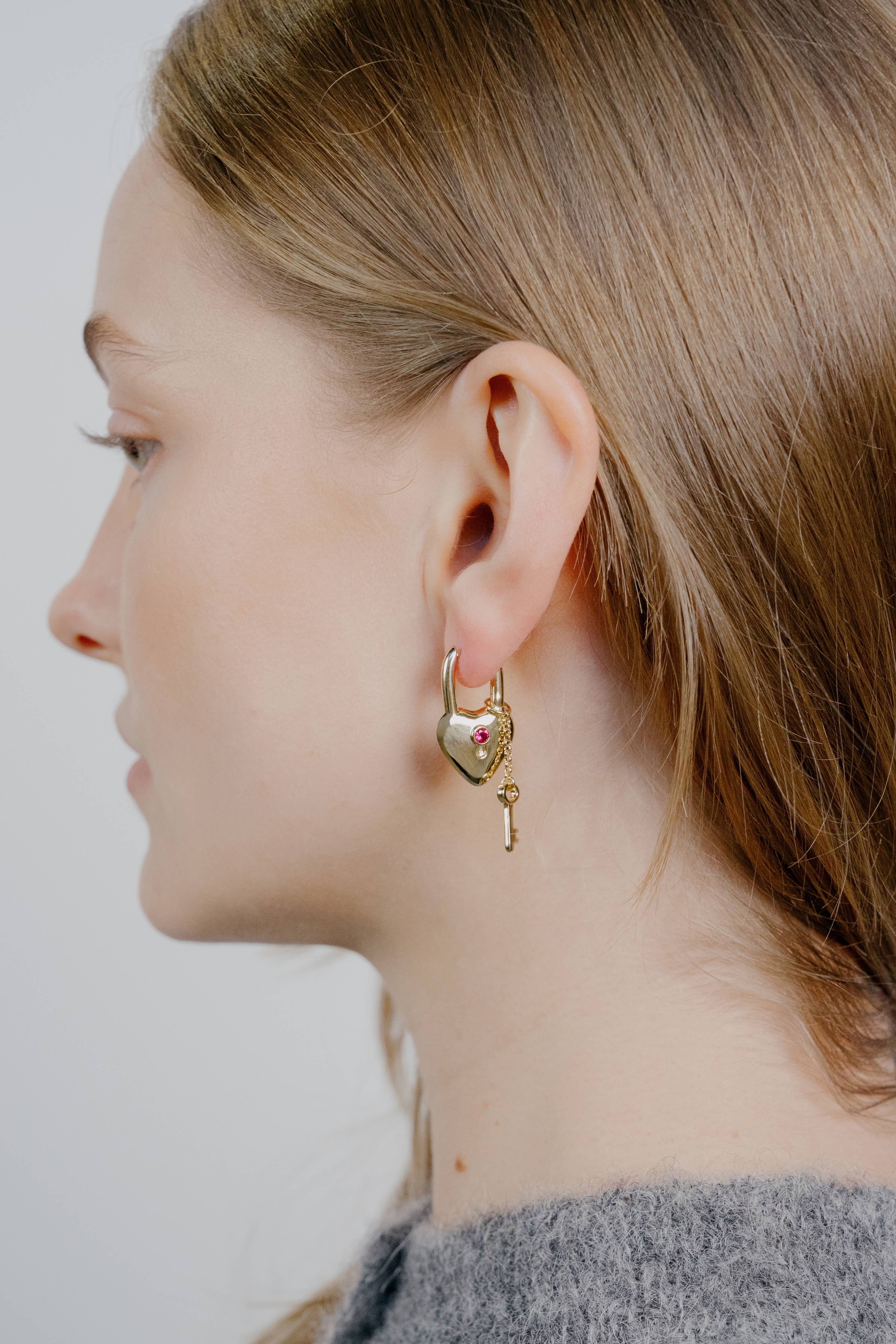 Kara Yoo | Loula Hoops - Gold
