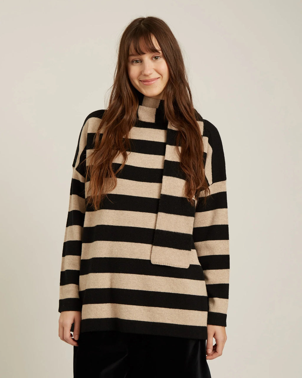 Naif | Justine Scarf - Black / Oat