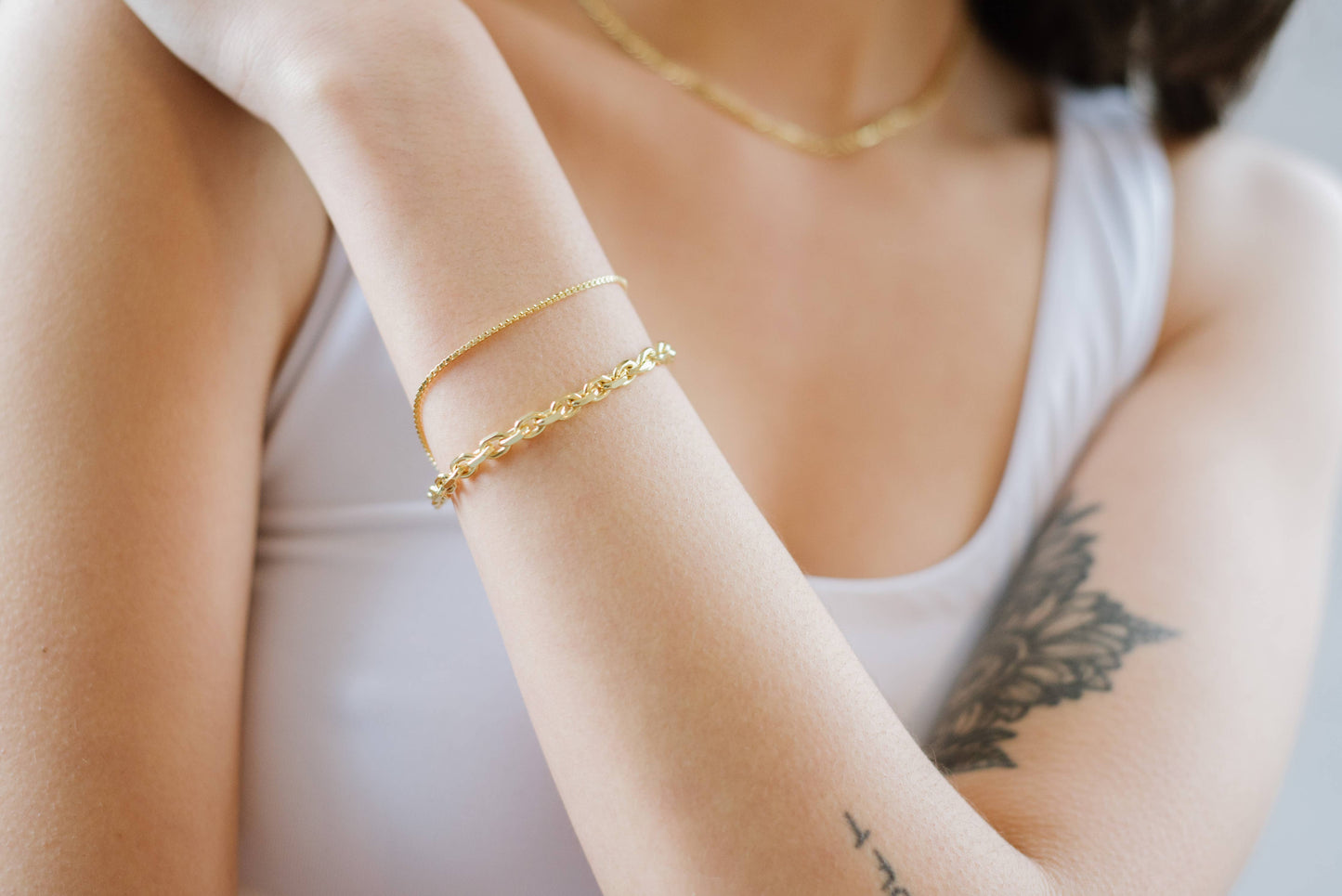 Kara Yoo | Thin Box Bracelet - Gold