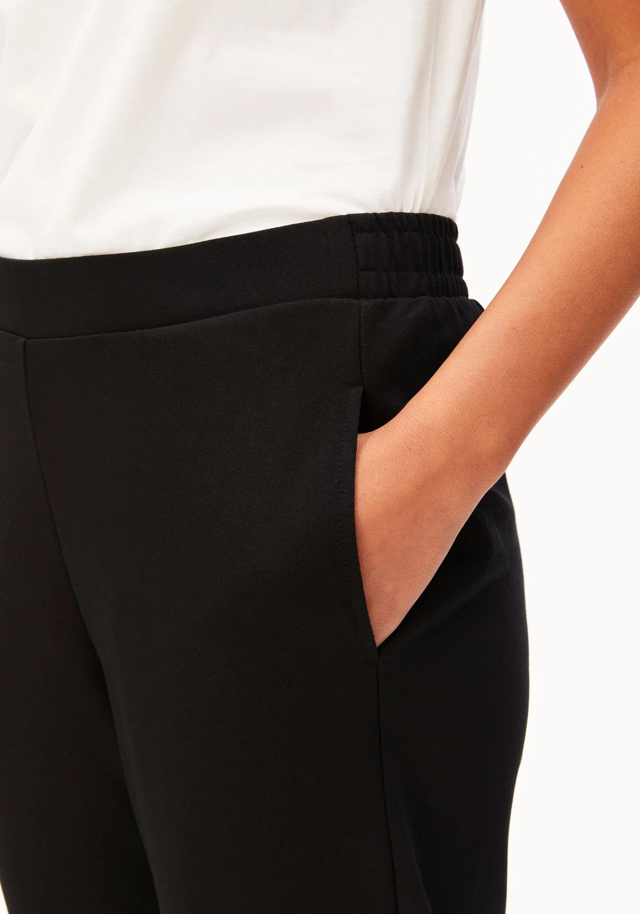 ARMEDANGELS | Jersey Barrel Pant - Black