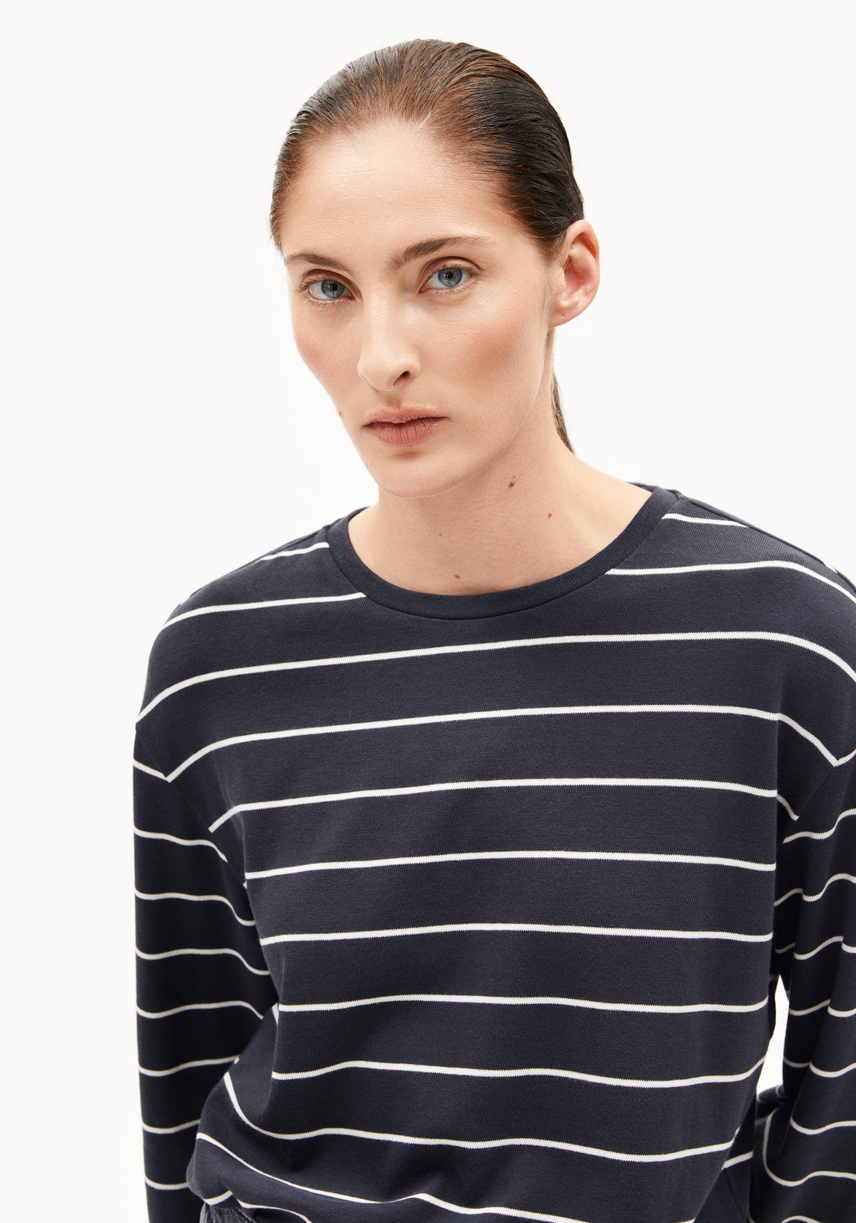 ARMEDANGELS | Marynaa Fine Striped Shirt - Dark Steel / Oatmilk