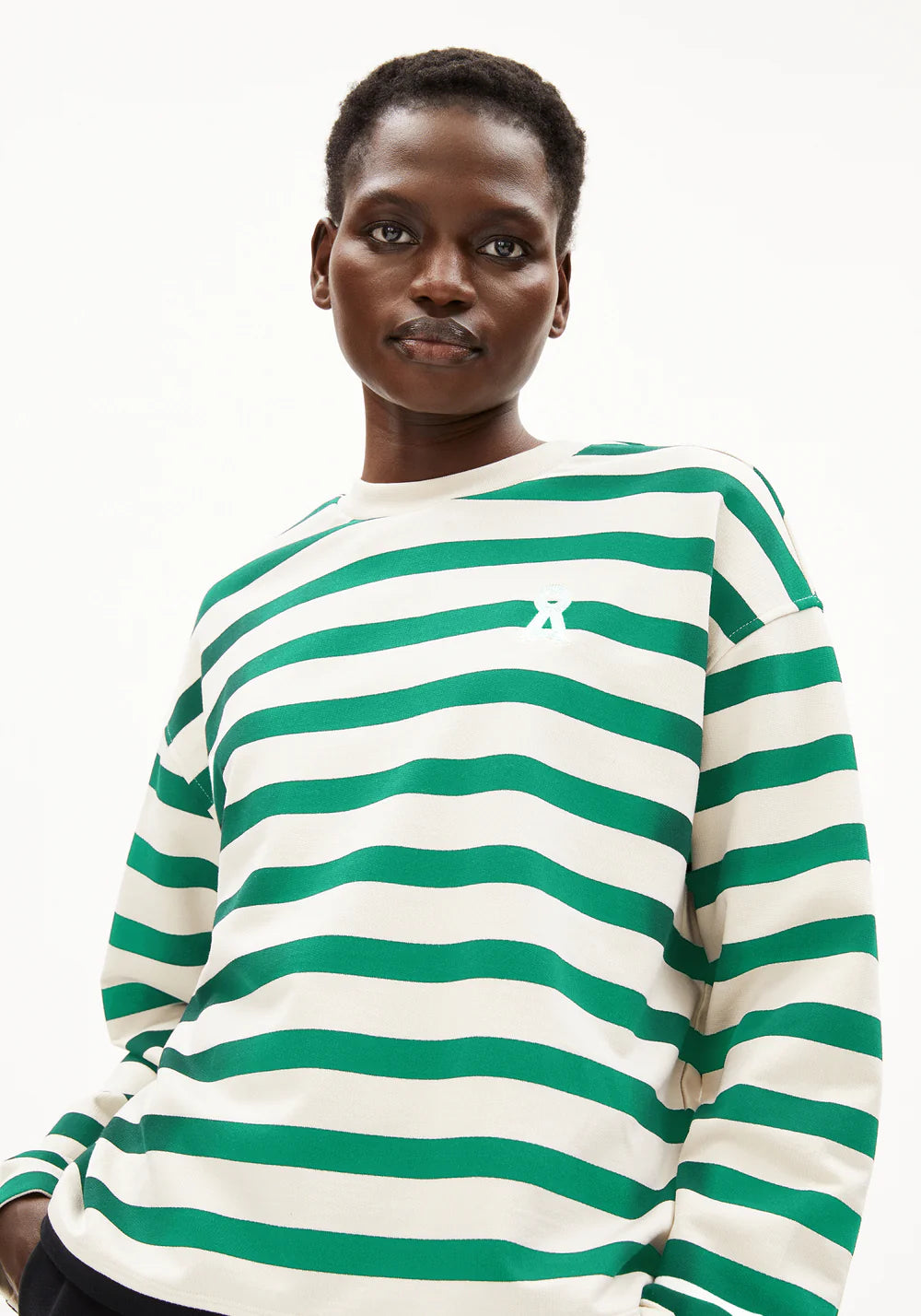 ARMEDANGELS | Frankaa Iconic Å Bold Sweatshirt - Undyed/Emerald Green