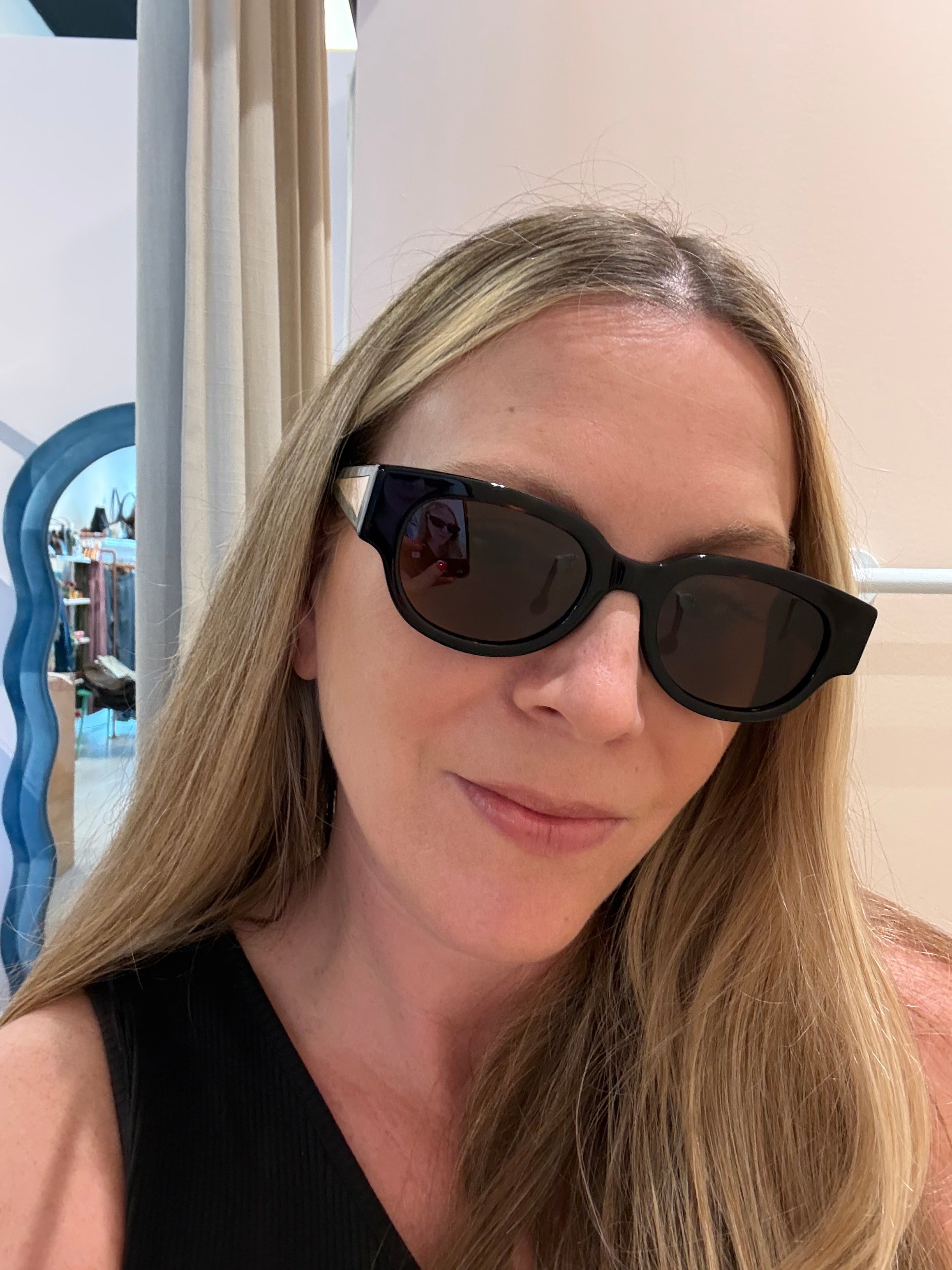 Banbé | The Markle Sunglasses - Dark Havana Tort/Walnut