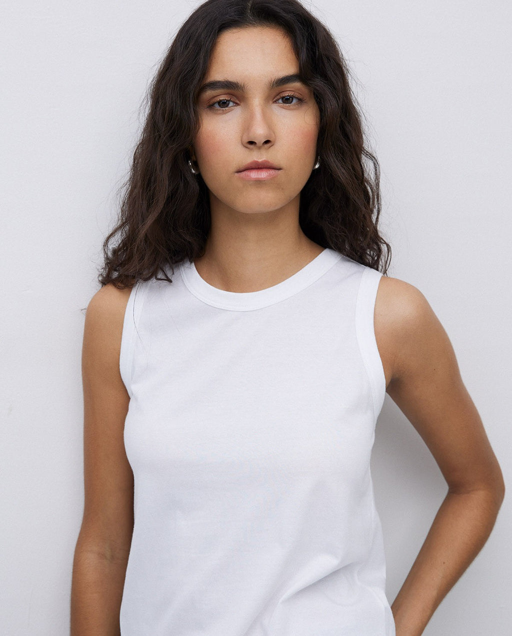 Yerse | Basic Round-Neck Tank - Navy