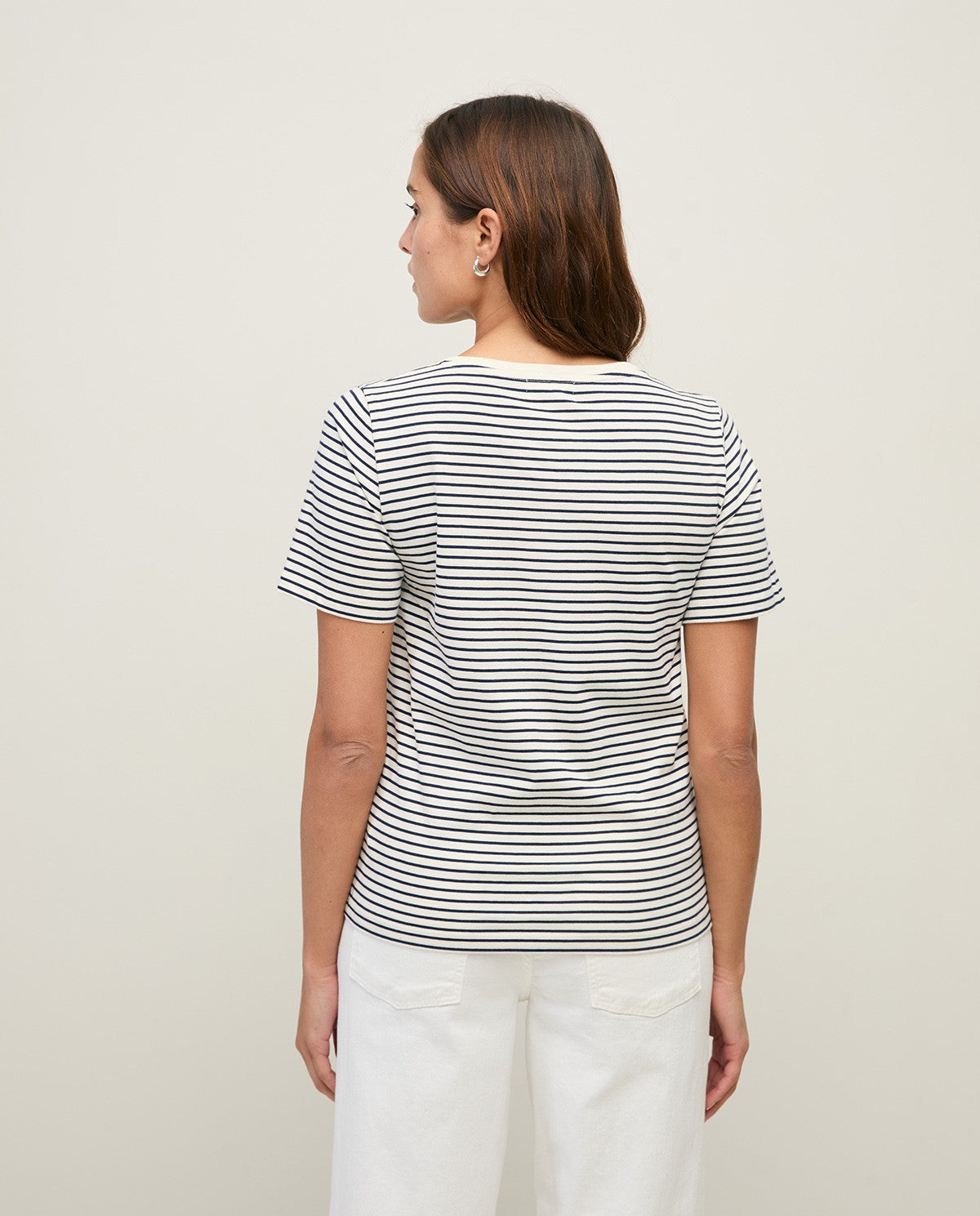 Yerse | Striped Organic Cotton V-Neck T-shirt - Navy