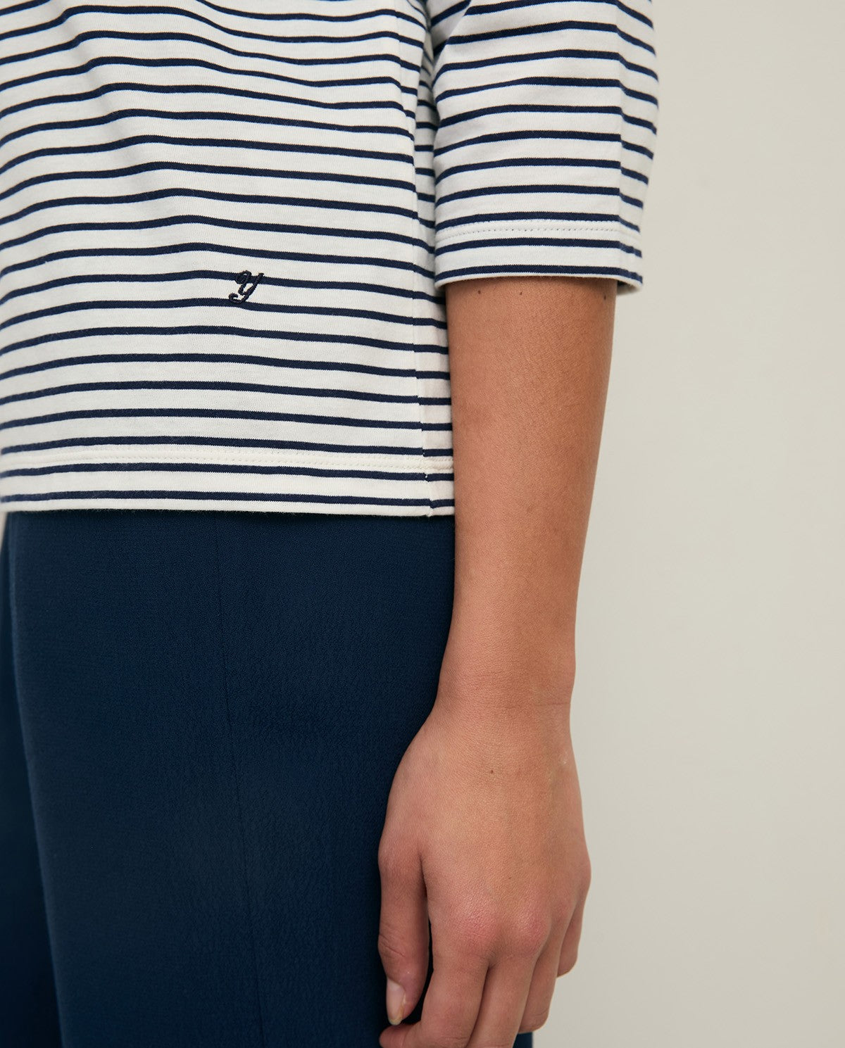 Yerse | Striped Basic Tee Boat Neck - Navy