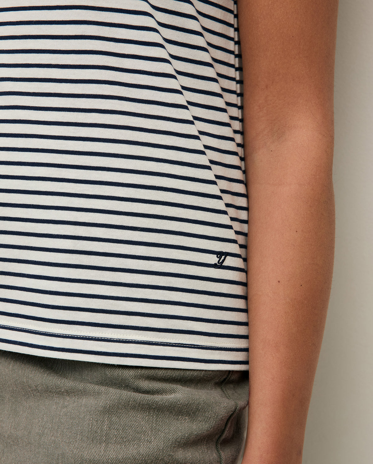 Yerse | Sleeveless Striped Basic T-shirt - Navy