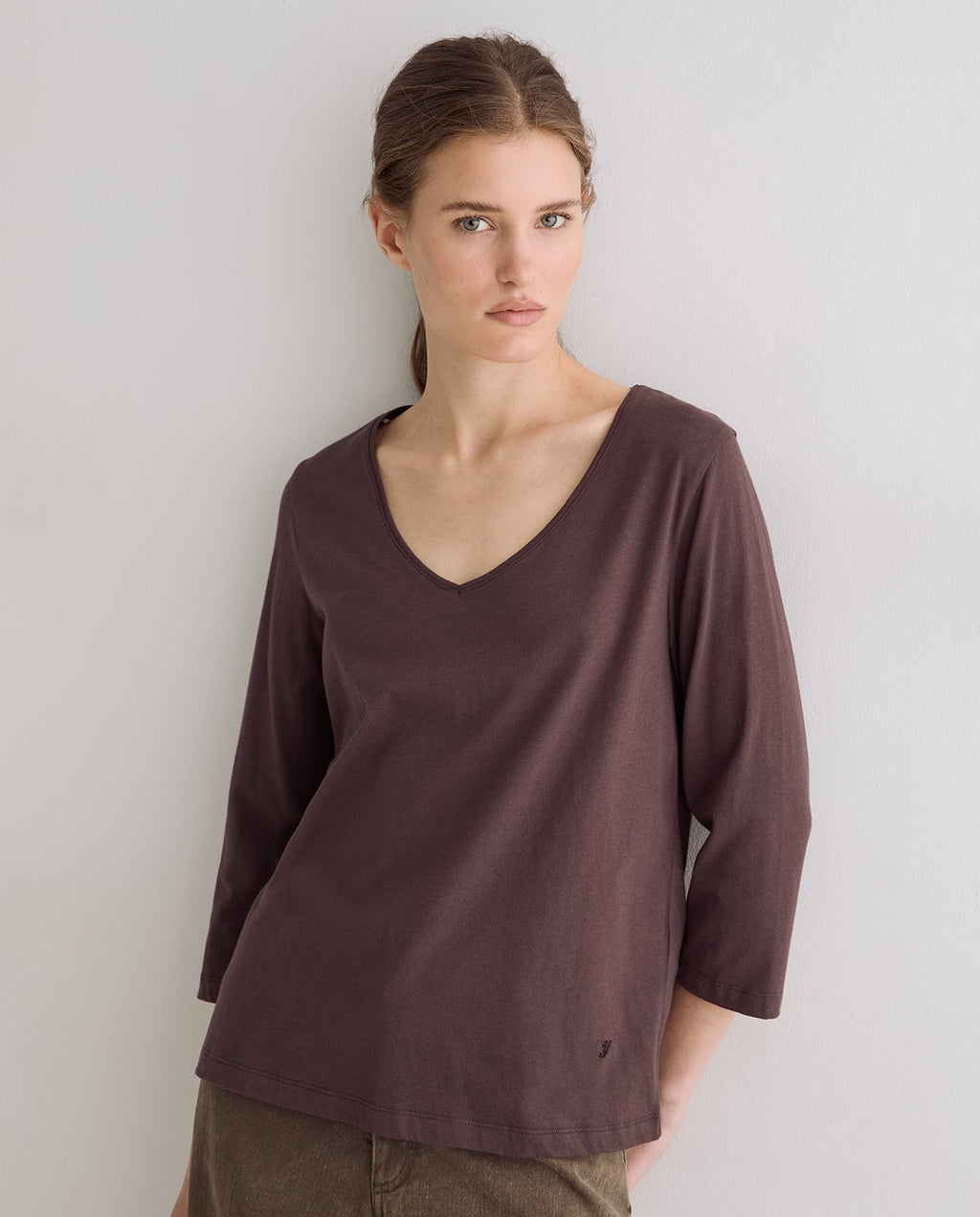 Yerse | V-neck 3/4 Sleeve T-Shirt
