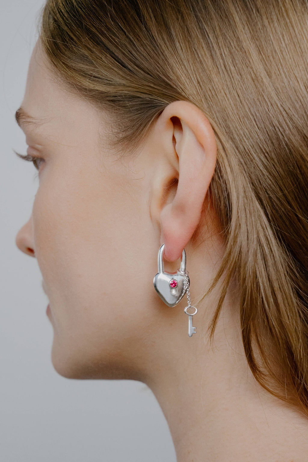 Kara Yoo | Loula Hoops - Gold