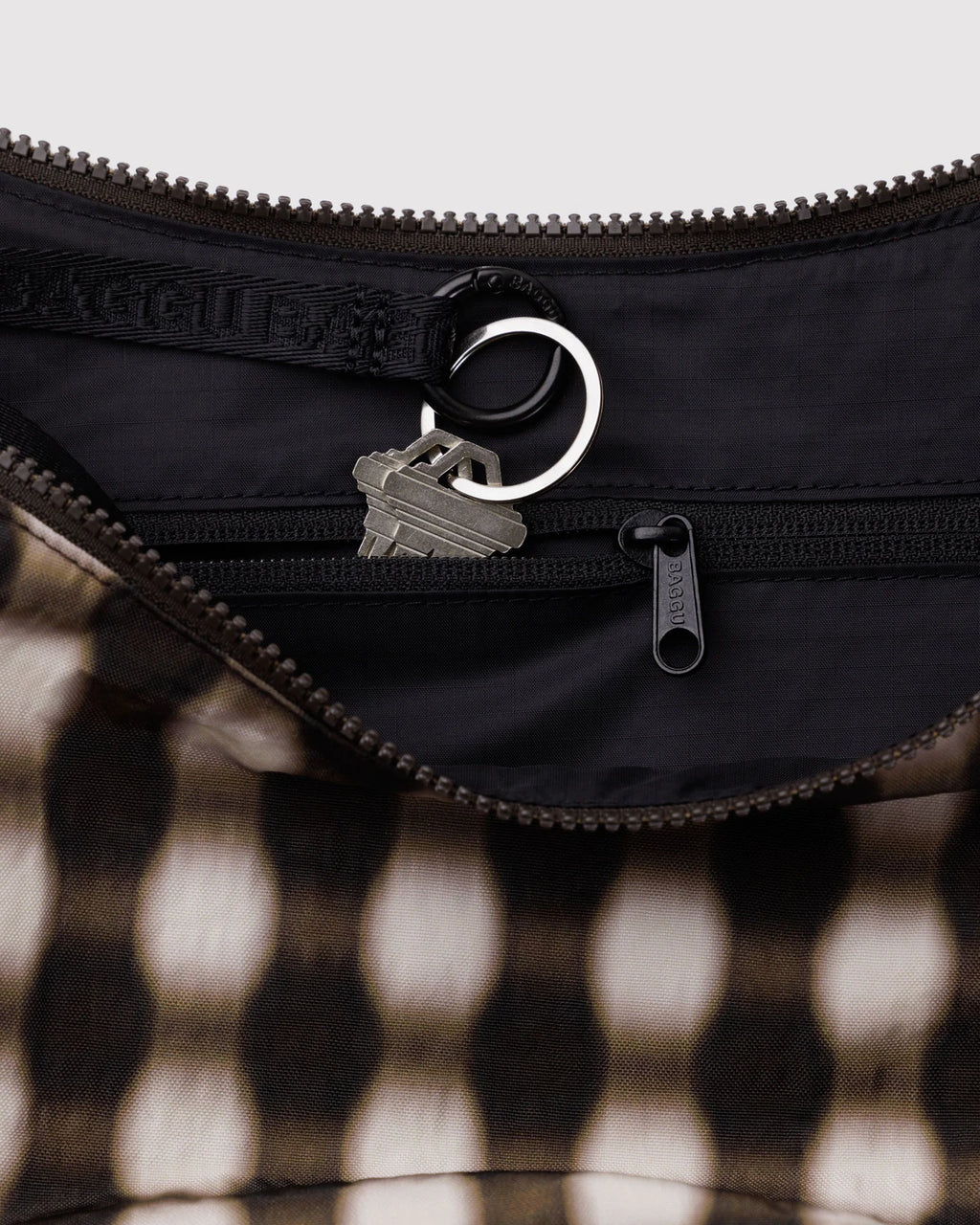 Baggu | Medium Nylon Crescent Bag - Blurred Gingham Brown