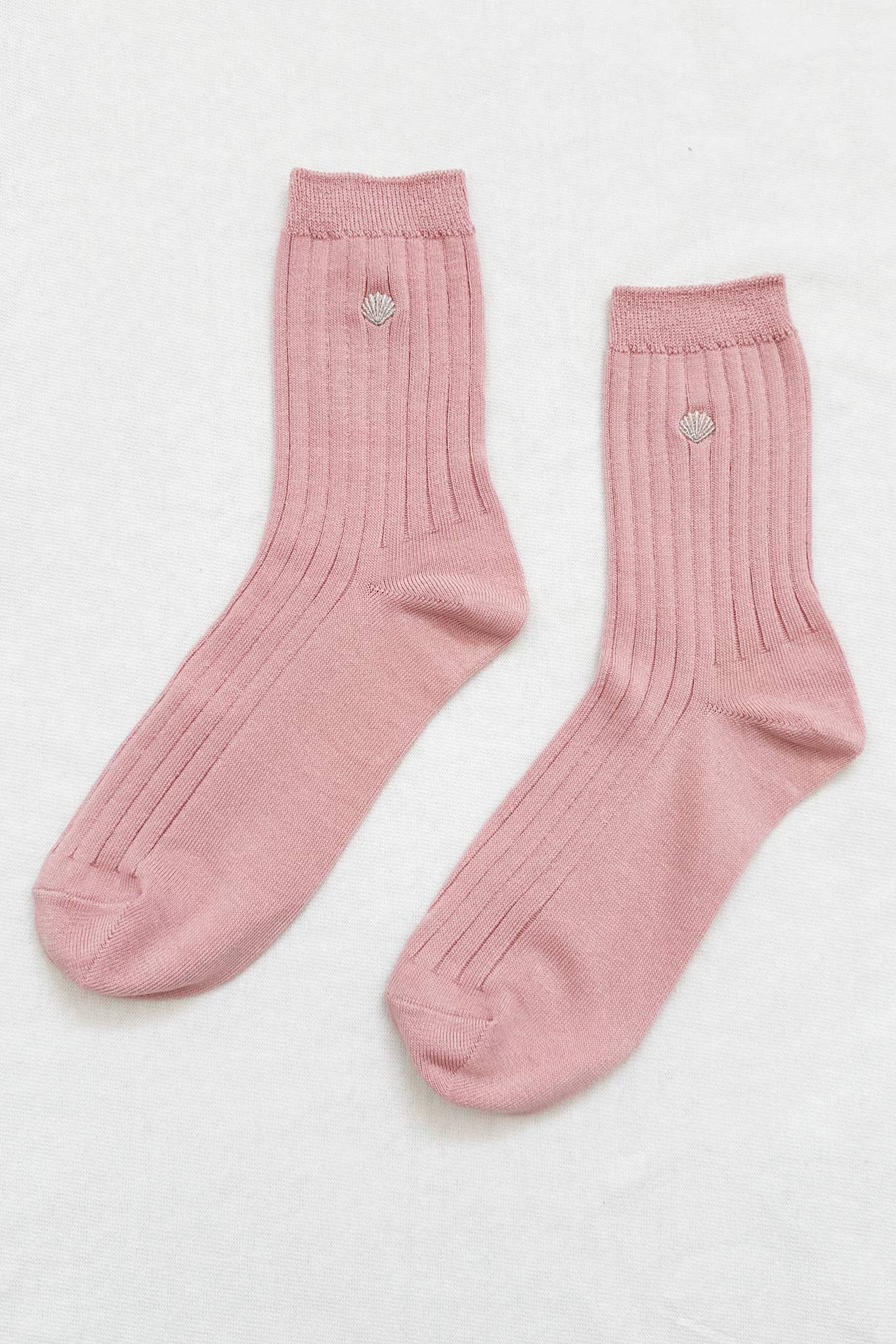 Le Bon Shoppe | Embroidered Her Socks - Pink Rose + Silver Seashell