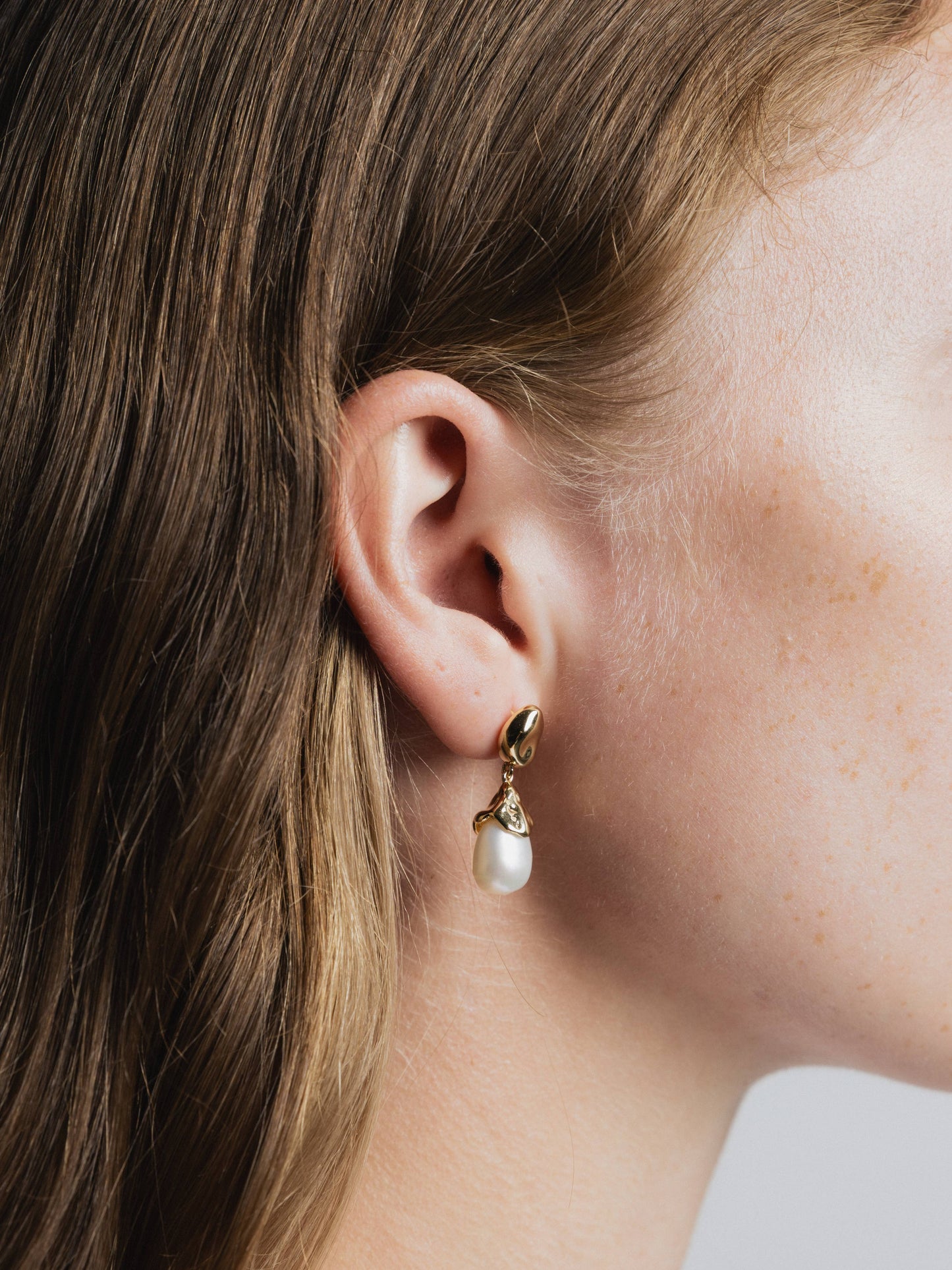 Wolf Circus | Pearl Drop Earring in Gold