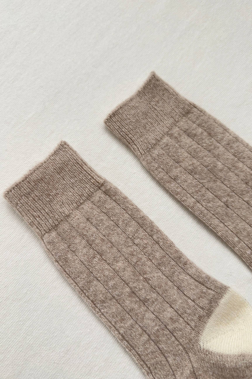 Le Bon Shoppe | Classic Cashmere Socks - Fawn