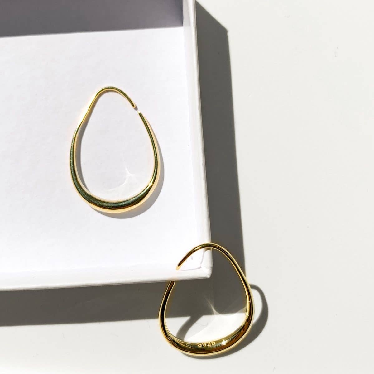 Love Local Jewelry | Clara Hoops 2.9cm - Gold