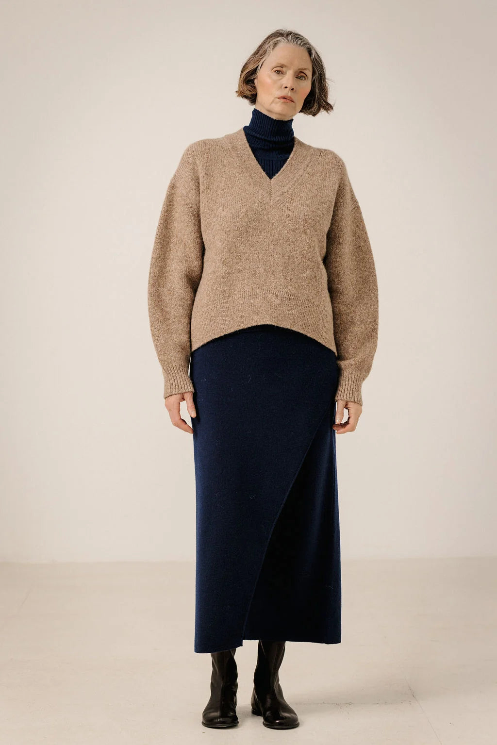 Bare Knitwear | Boxy Alpaca V-Neck - Dark Fawn