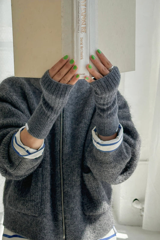 PRE-ORDER Le Bon Shoppe | Cashmere Wrist Warmer - Charcoal
