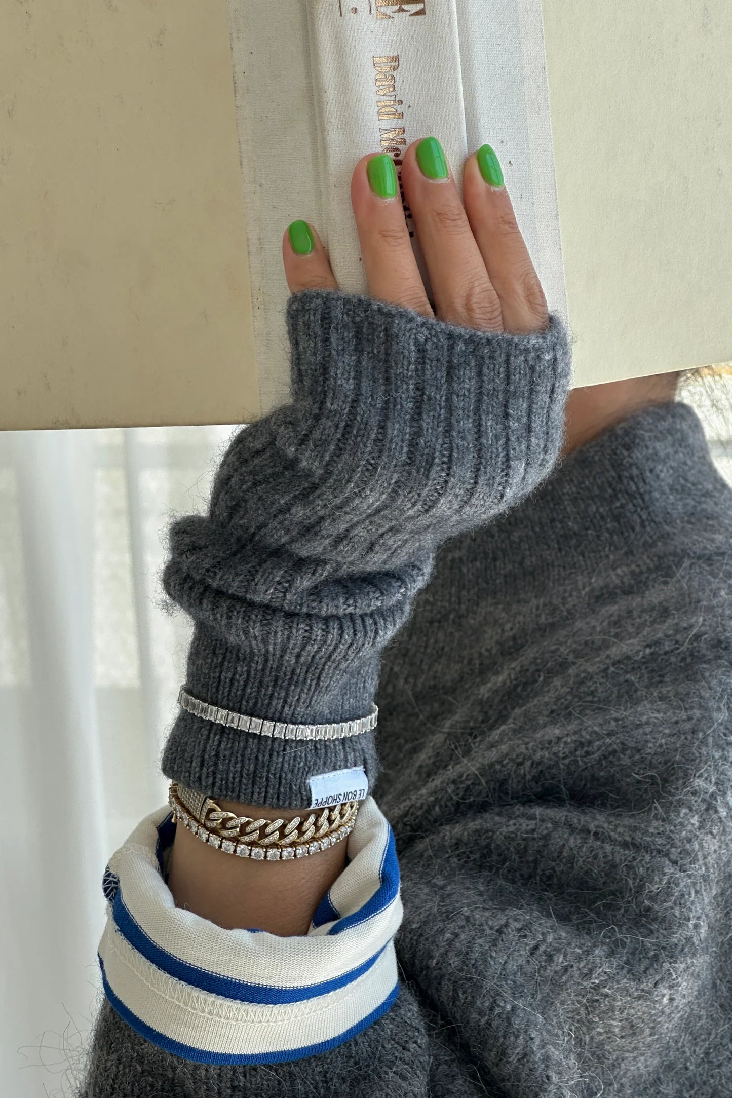 PRE-ORDER Le Bon Shoppe | Cashmere Wrist Warmer - Charcoal