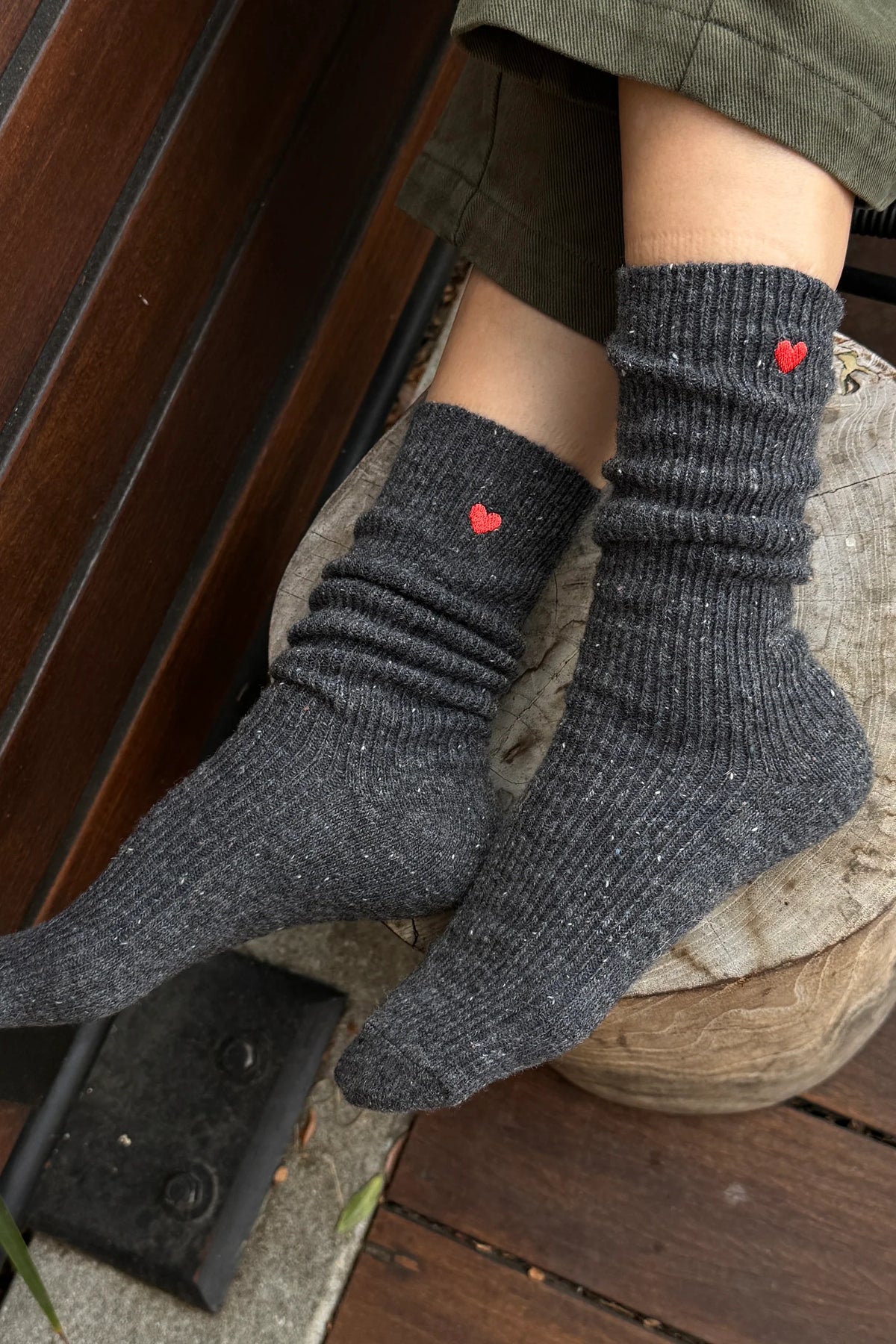 Le Bon Shoppe | Embroidered Snow Socks - Charcoal + Heart