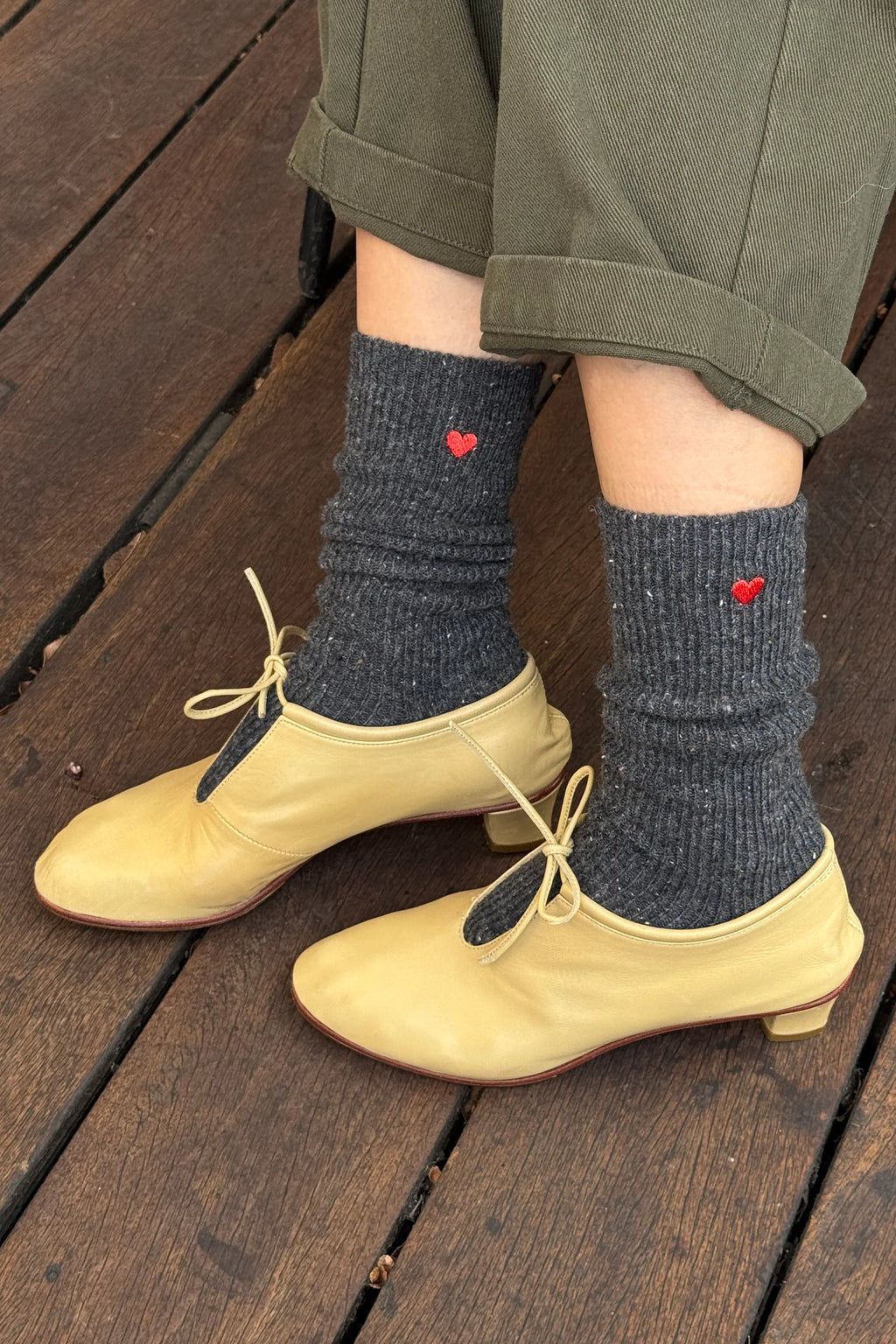 Le Bon Shoppe | Embroidered Snow Socks - Charcoal + Heart