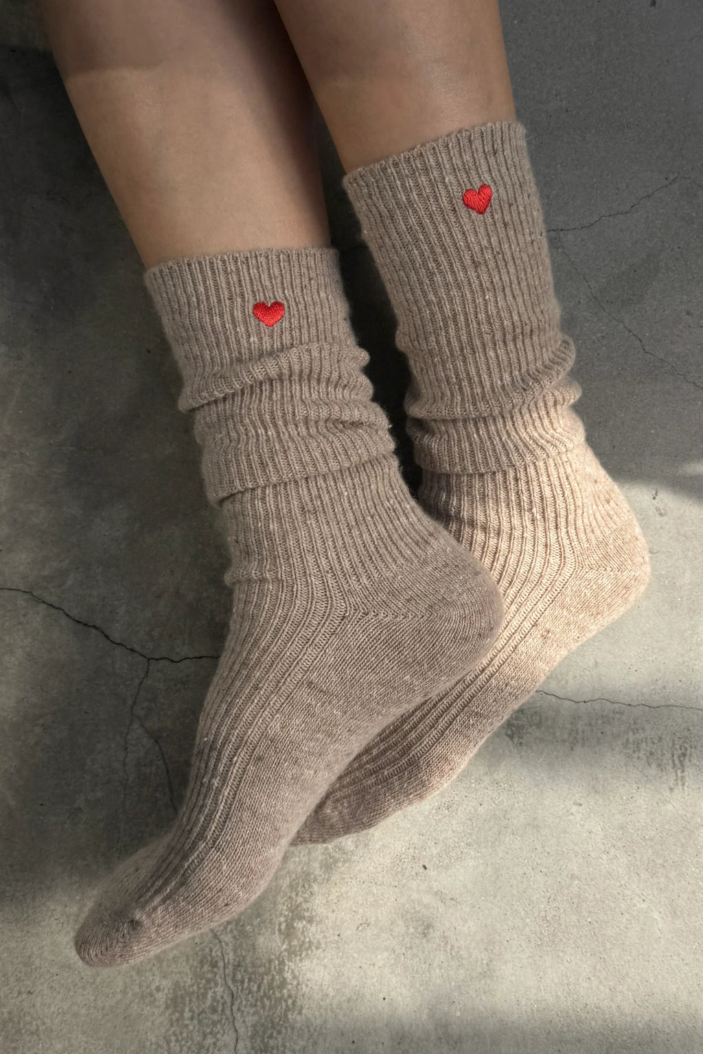 Le Bon Shoppe | Embroidered Snow Socks - Tan + Heart