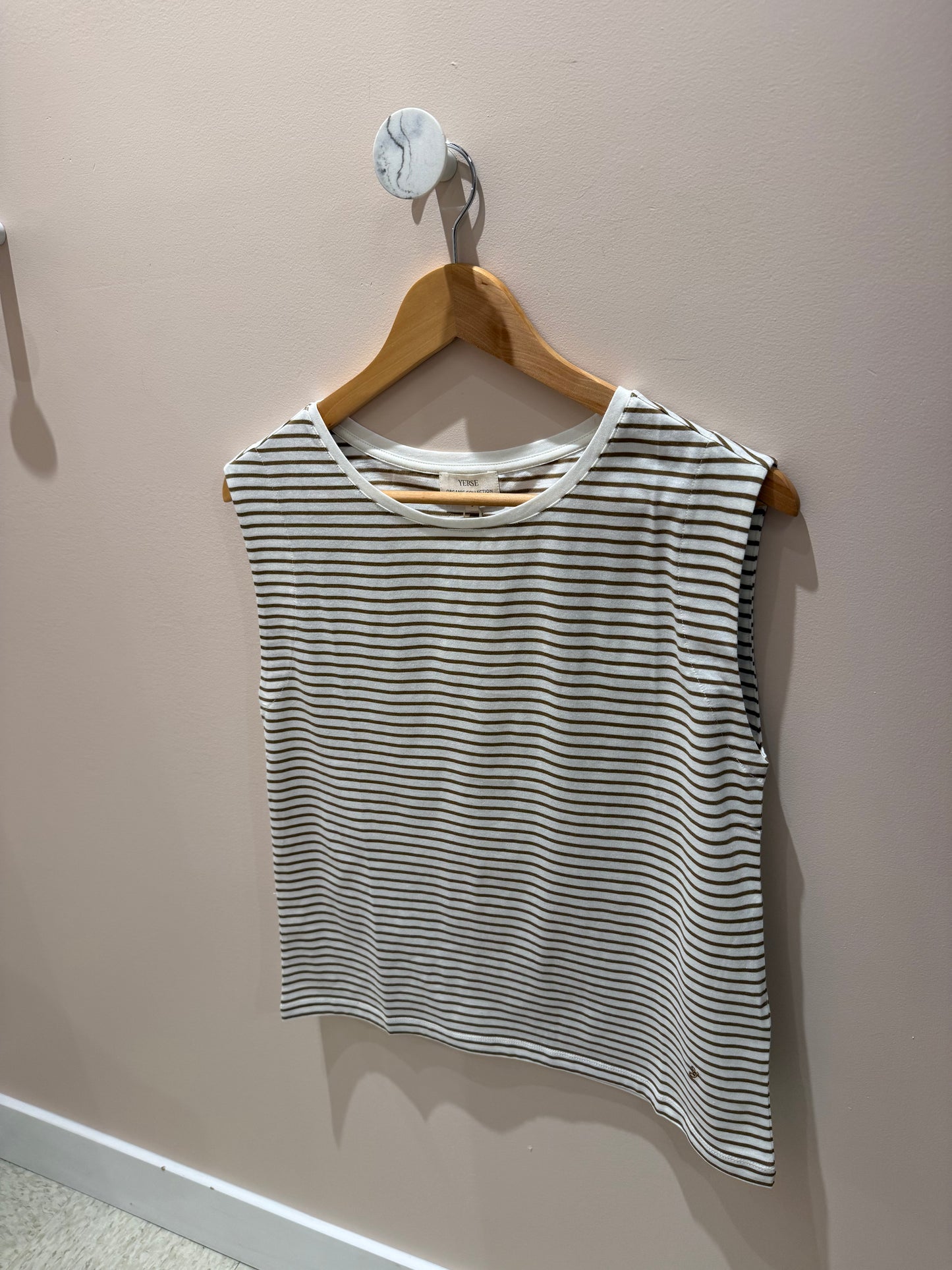 Yerse | Sleeveless Striped Basic T-shirt - Hunter Green