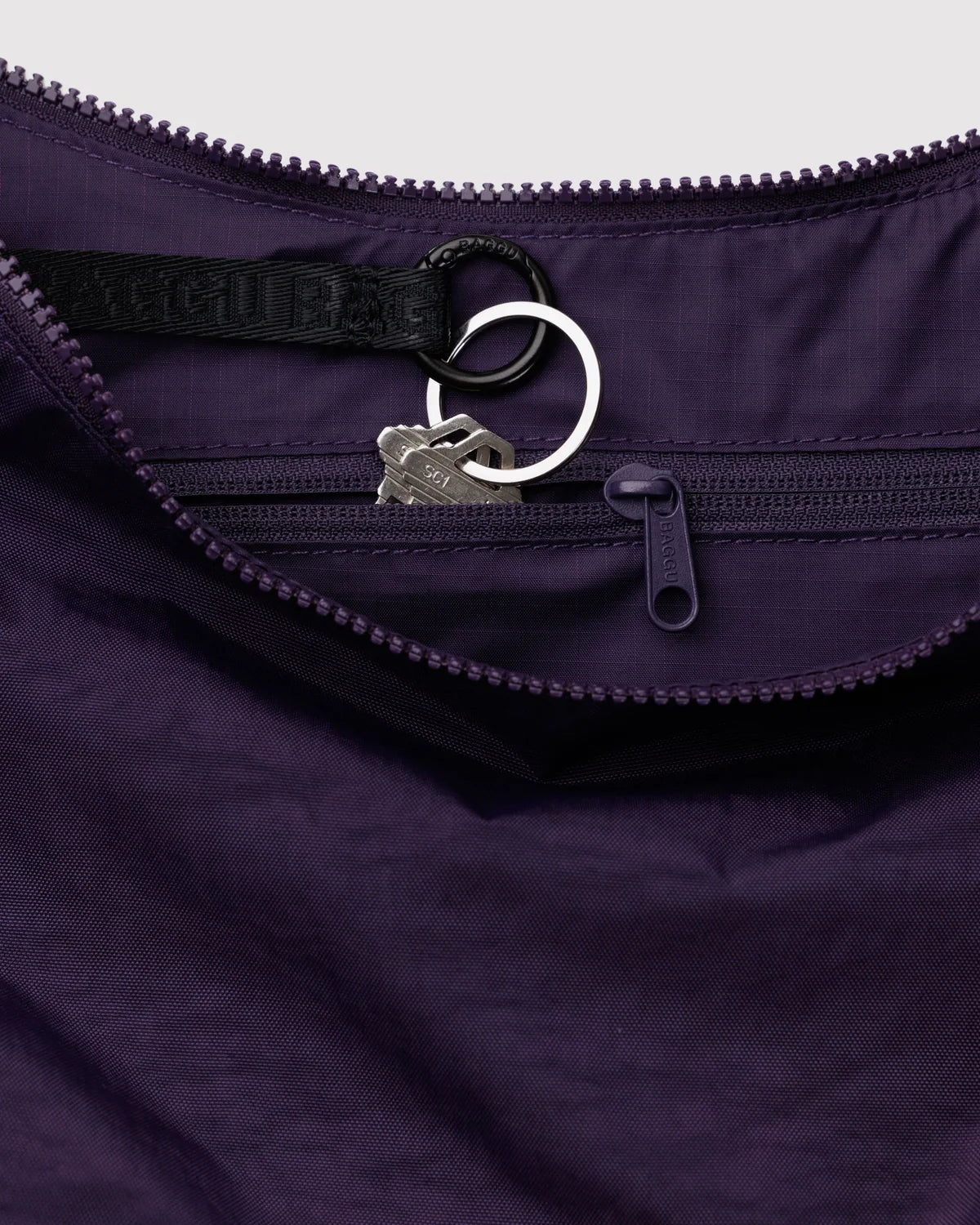 Baggu | Medium Nylon Crescent Bag - Fig