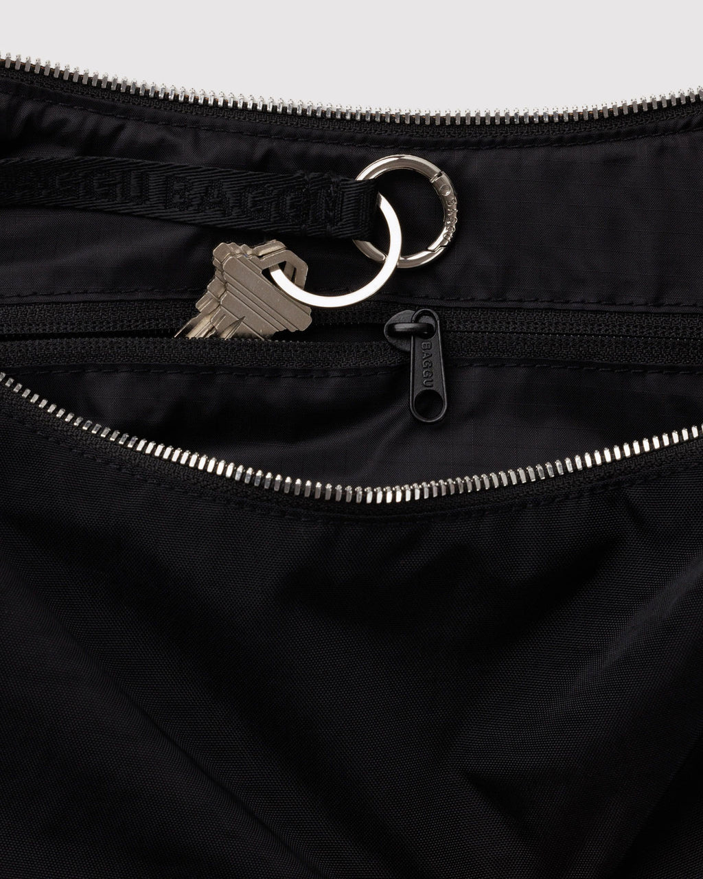 Baggu | Medium Nylon Crescent Bag - Studs