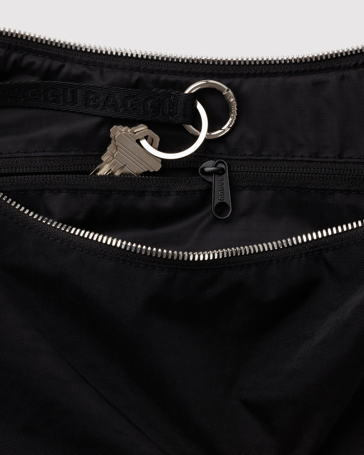Baggu | Medium Nylon Crescent Bag - Studs