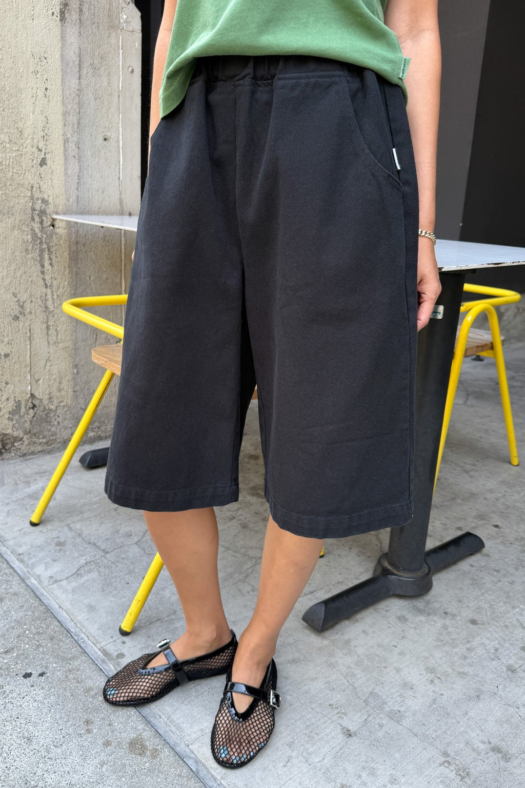 Le Bon Shoppe | Liam Bermuda Shorts - Black
