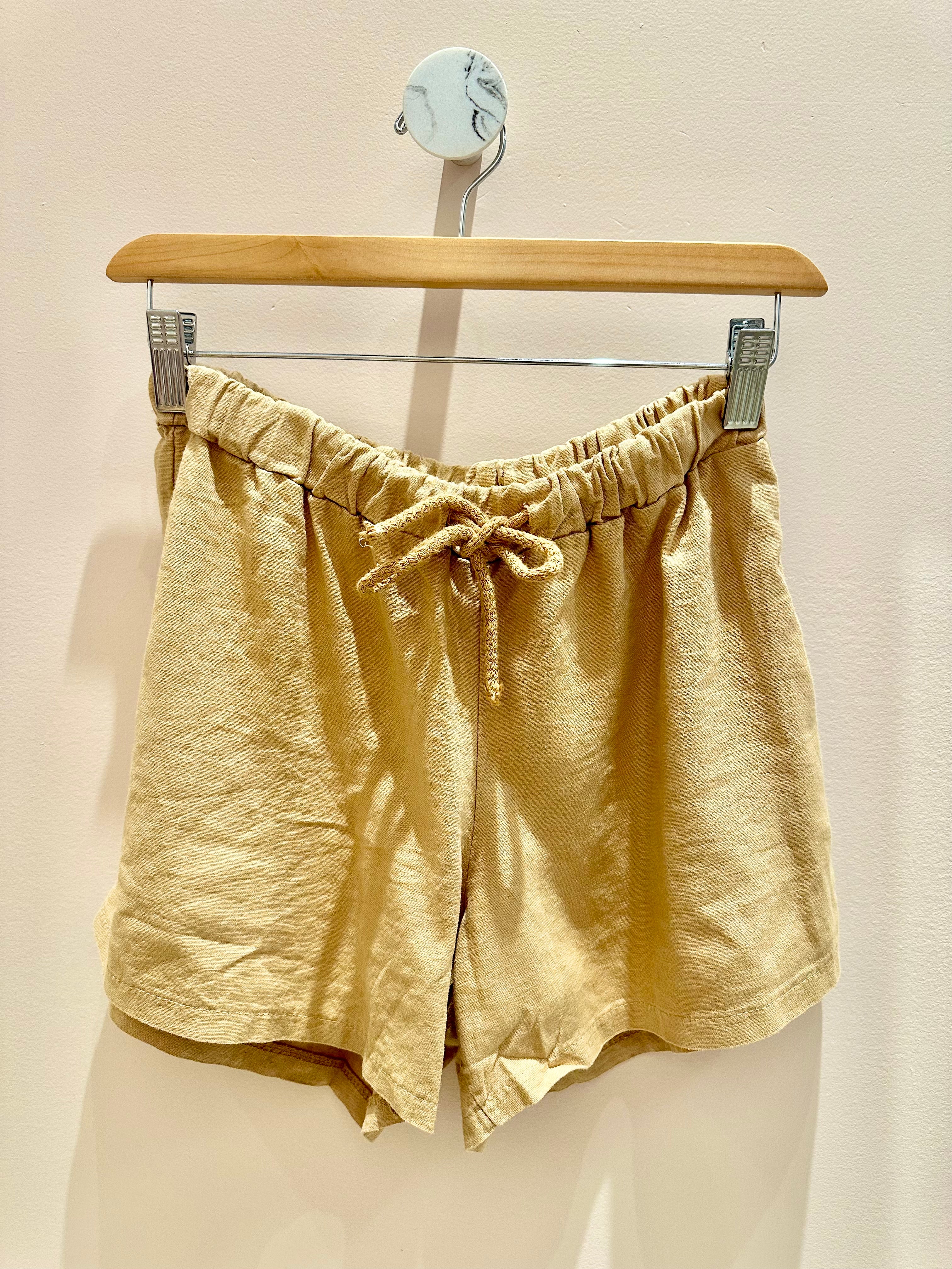 Astrid | Woven Shorts, Linen - Caramel