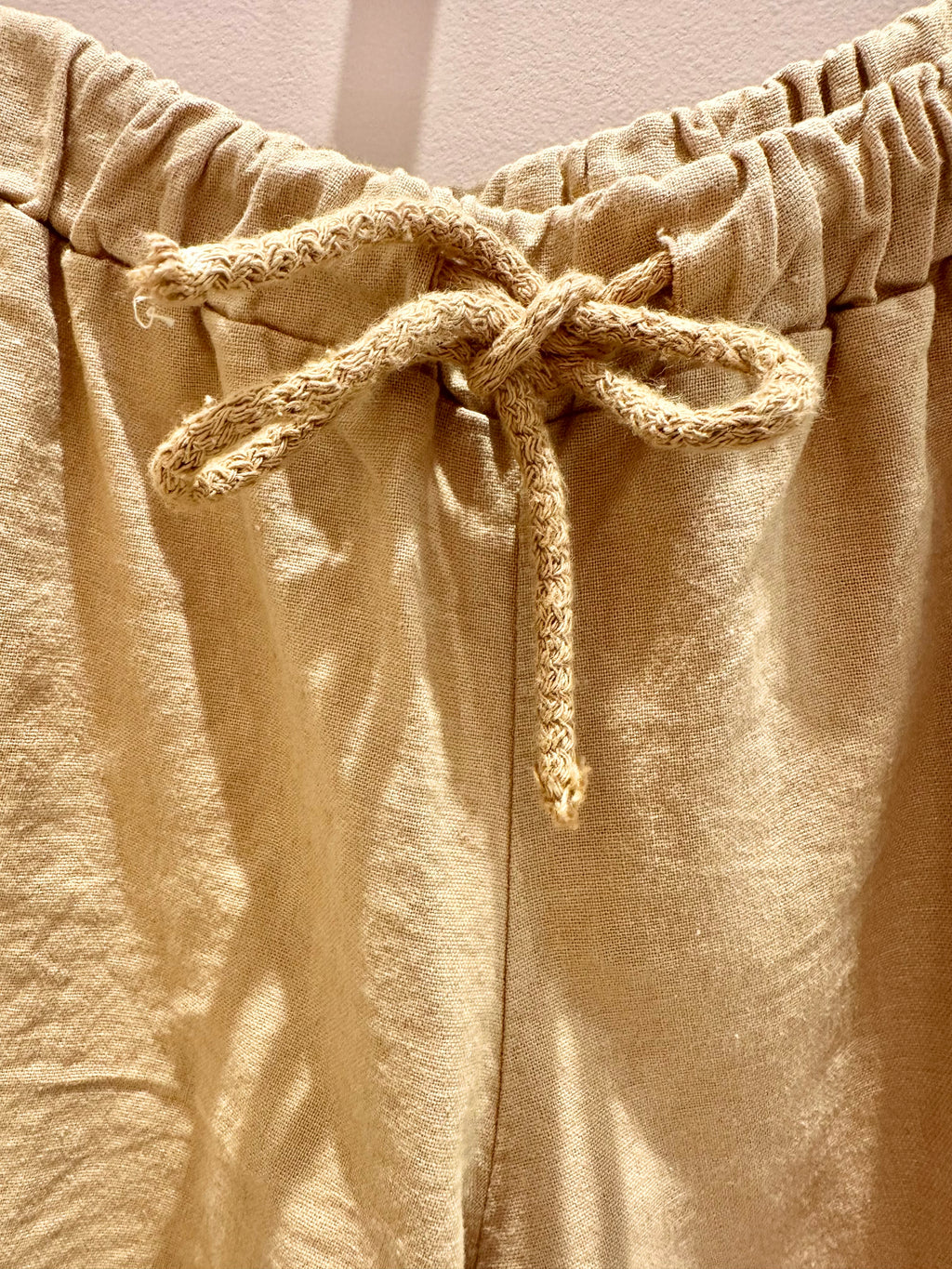 Astrid | Woven Shorts, Linen - Caramel