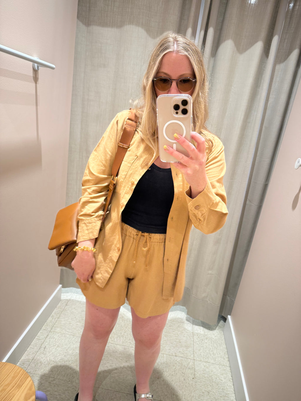Astrid | Woven Shorts, Linen - Caramel