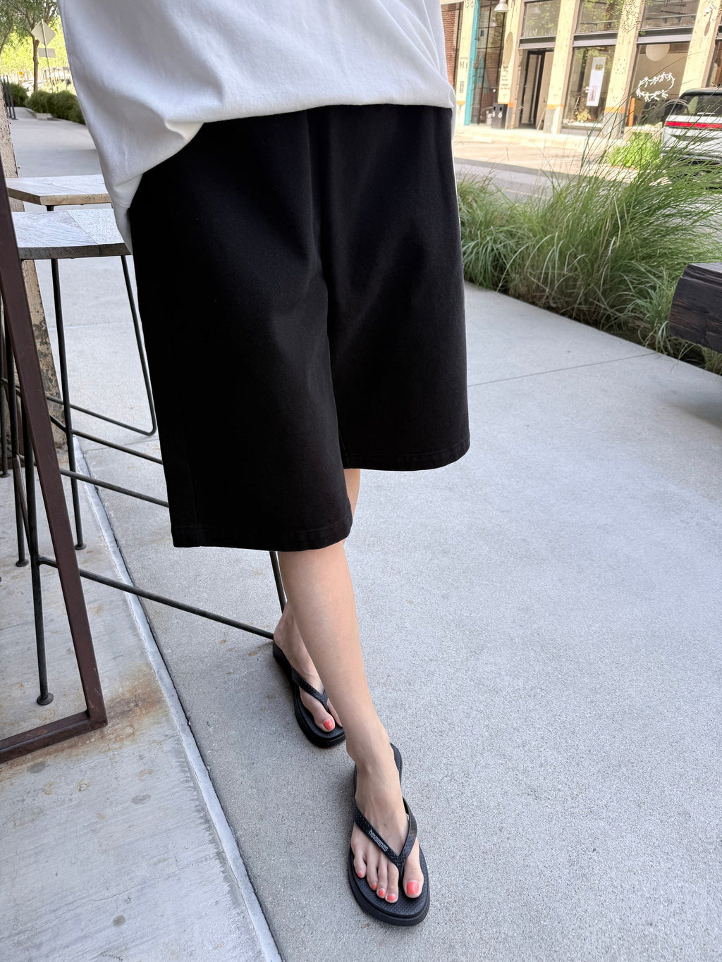 Le Bon Shoppe | Liam Bermuda Shorts - Black