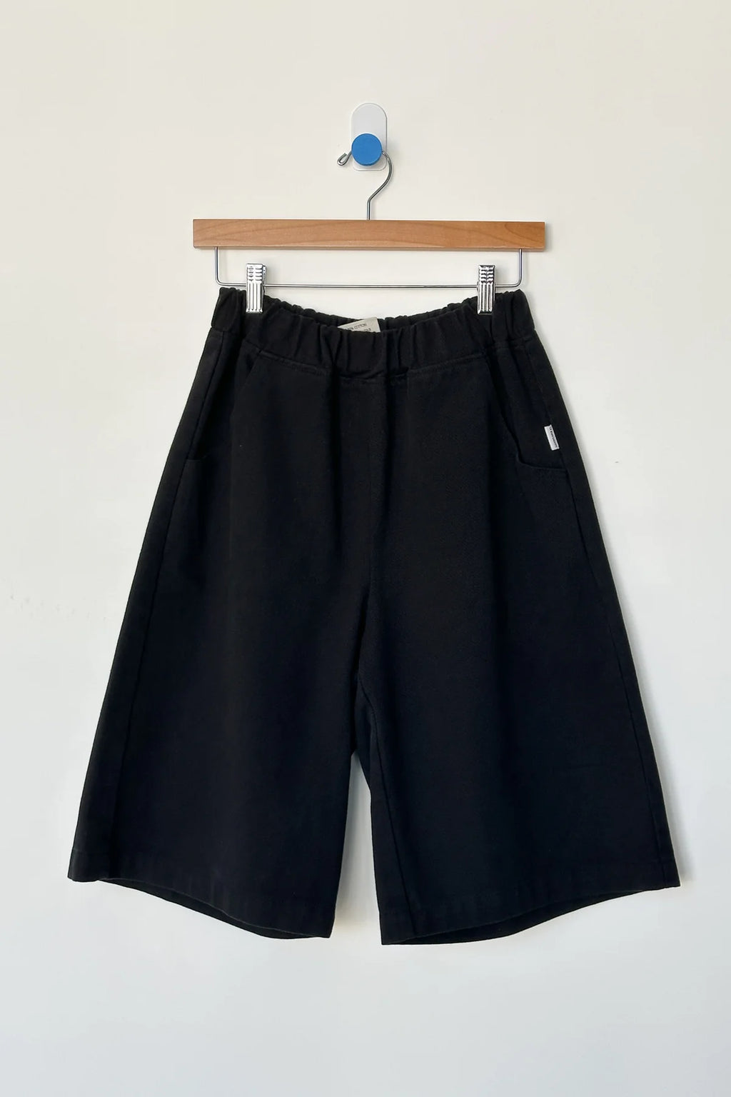 Le Bon Shoppe | Liam Bermuda Shorts - Black