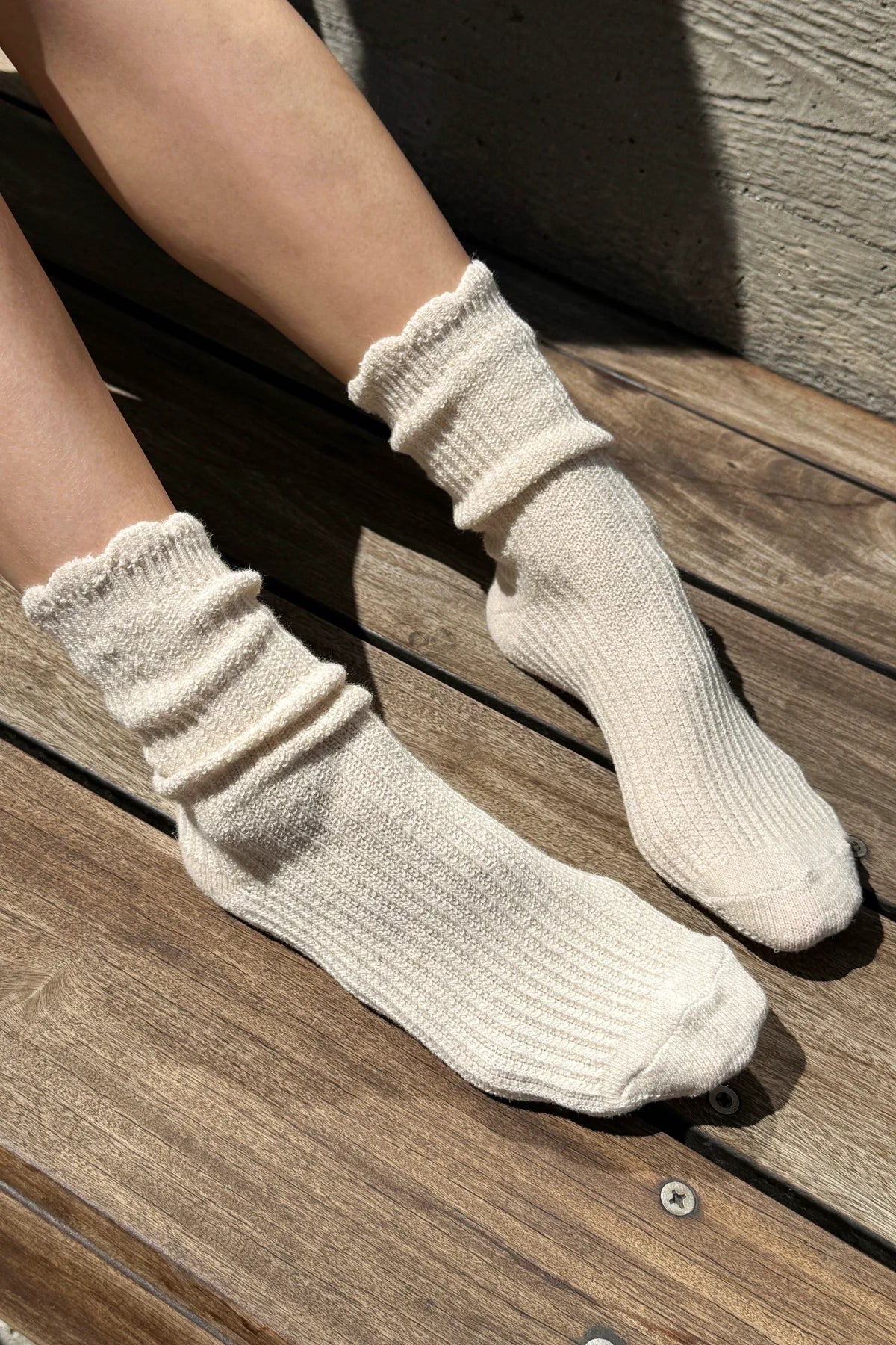 Le Bon Shoppe | Linen Scallop Socks - Naturel