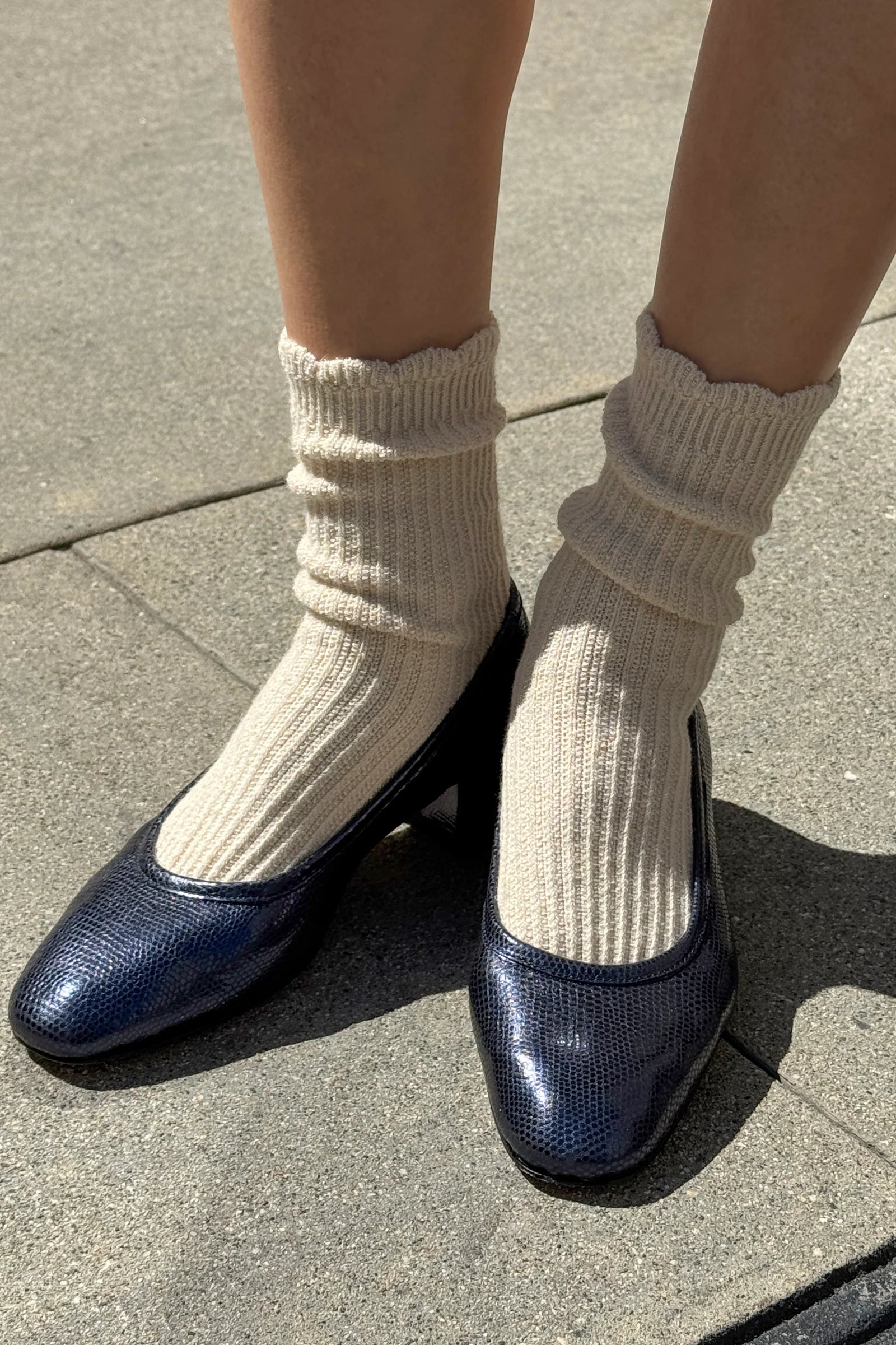 Le Bon Shoppe | Linen Scallop Socks - Naturel