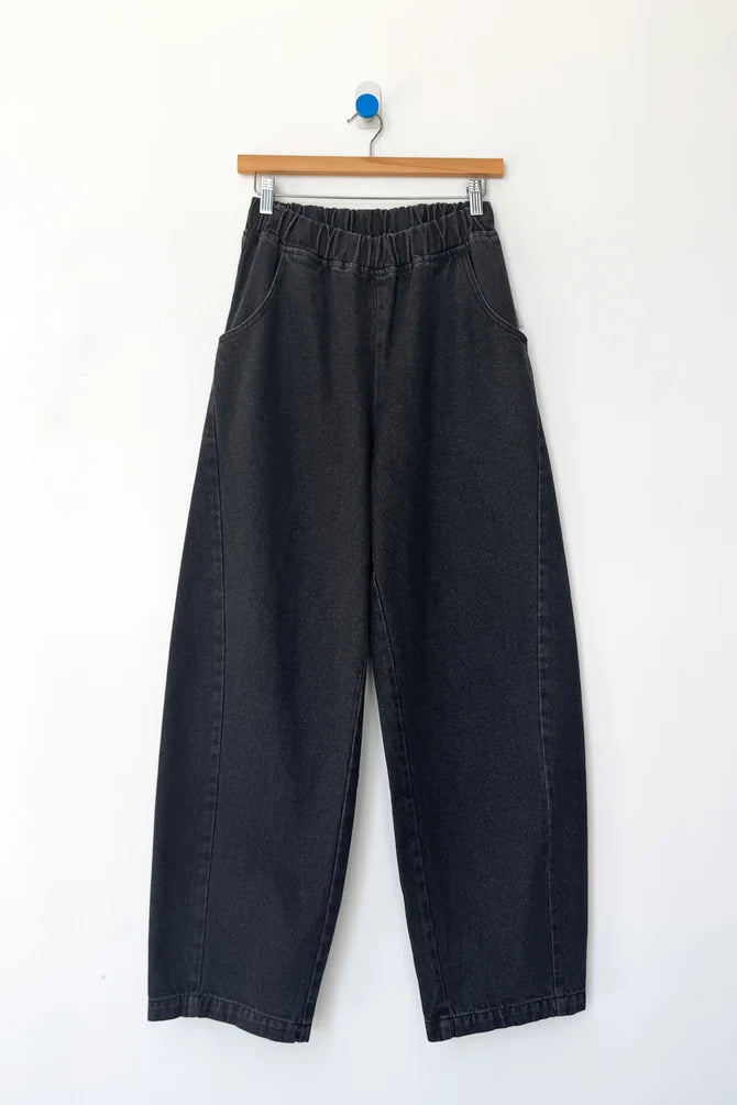 Le Bon Shoppe | LONG Arc Pants - Black Denim