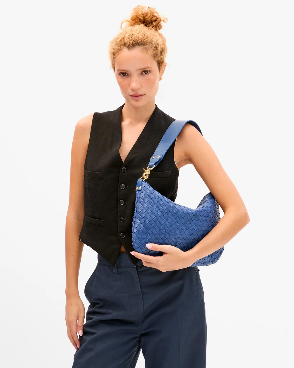 Clare V. | Moyen Messenger - French Blue Diagonal Weave