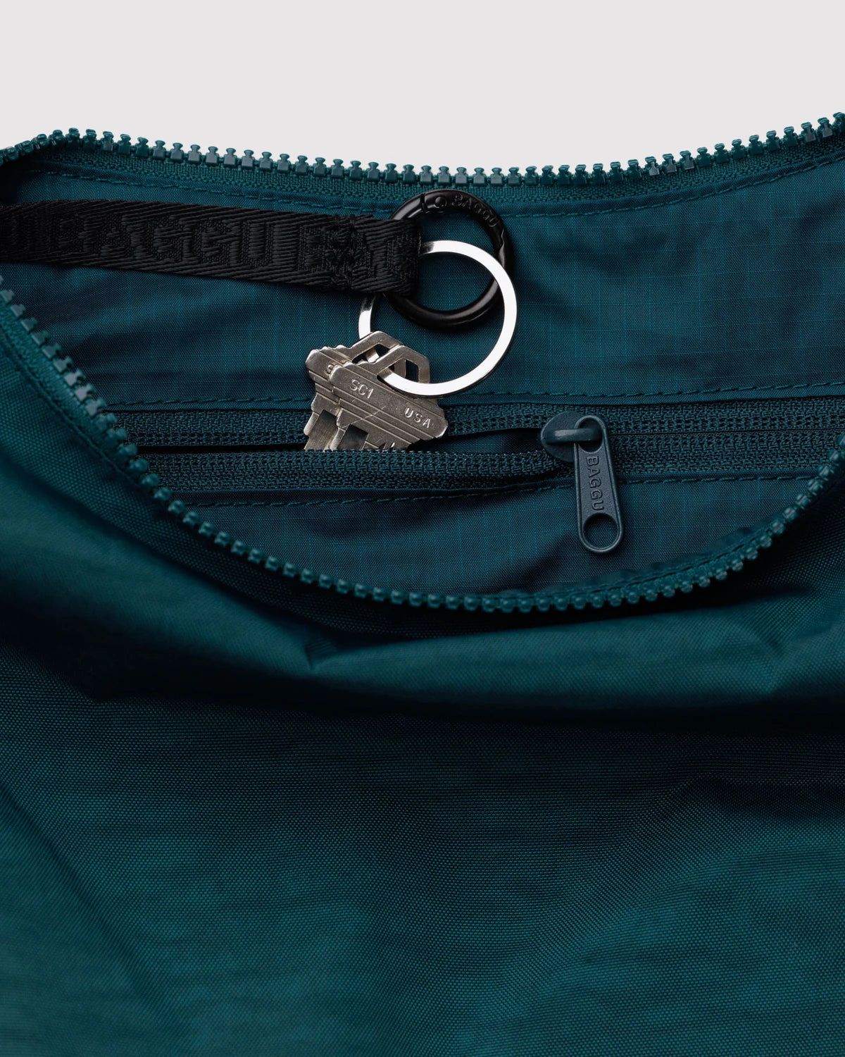 Baggu | Medium Nylon Crescent Bag - Deep Sea